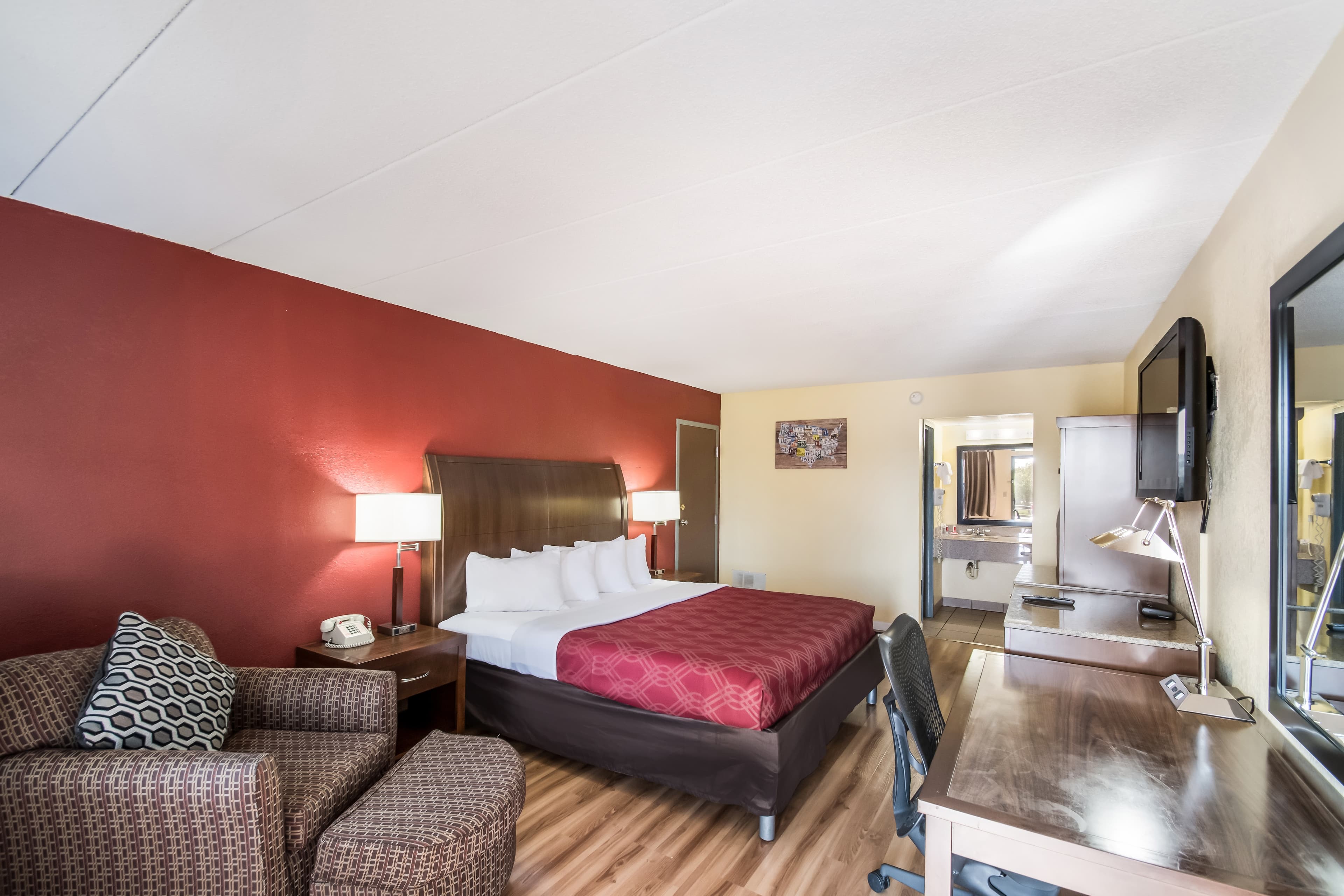 Econo Lodge Kearney - Liberty — 15
