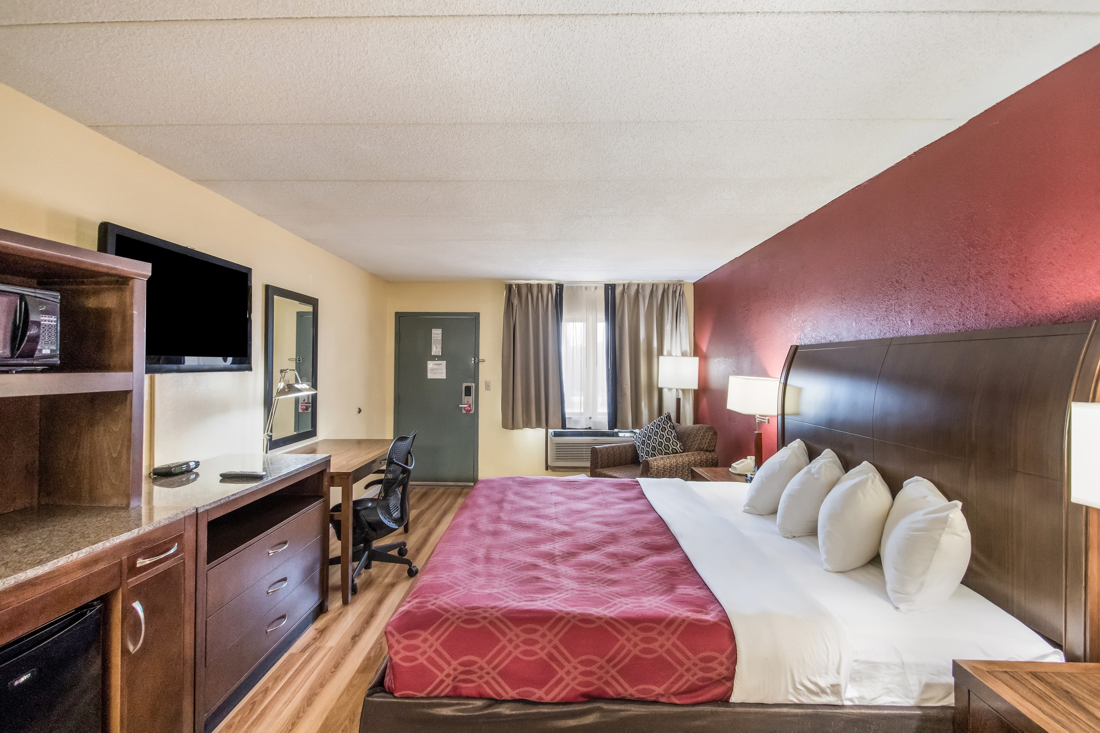Econo Lodge Kearney - Liberty — 16