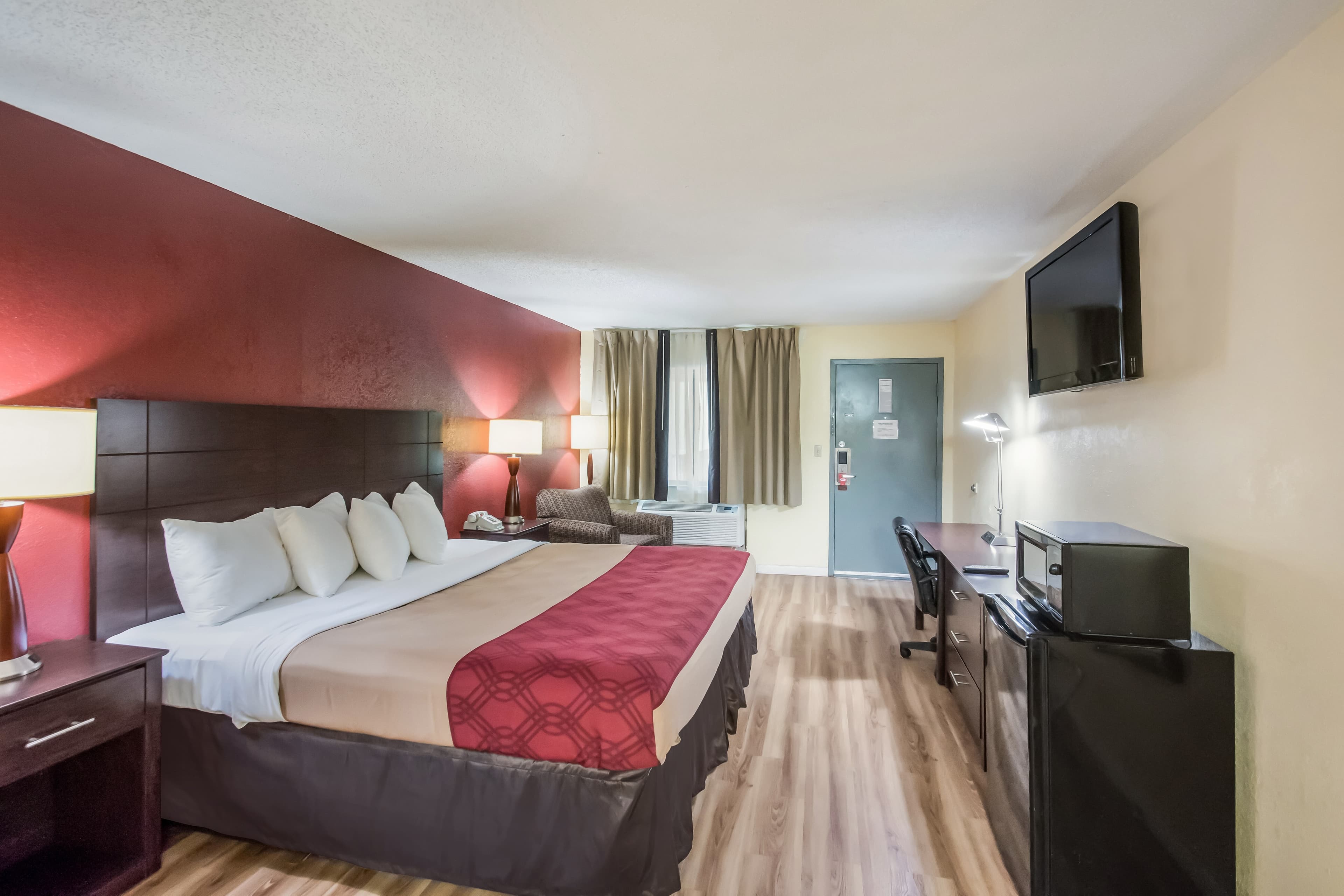 Econo Lodge Kearney - Liberty — 10