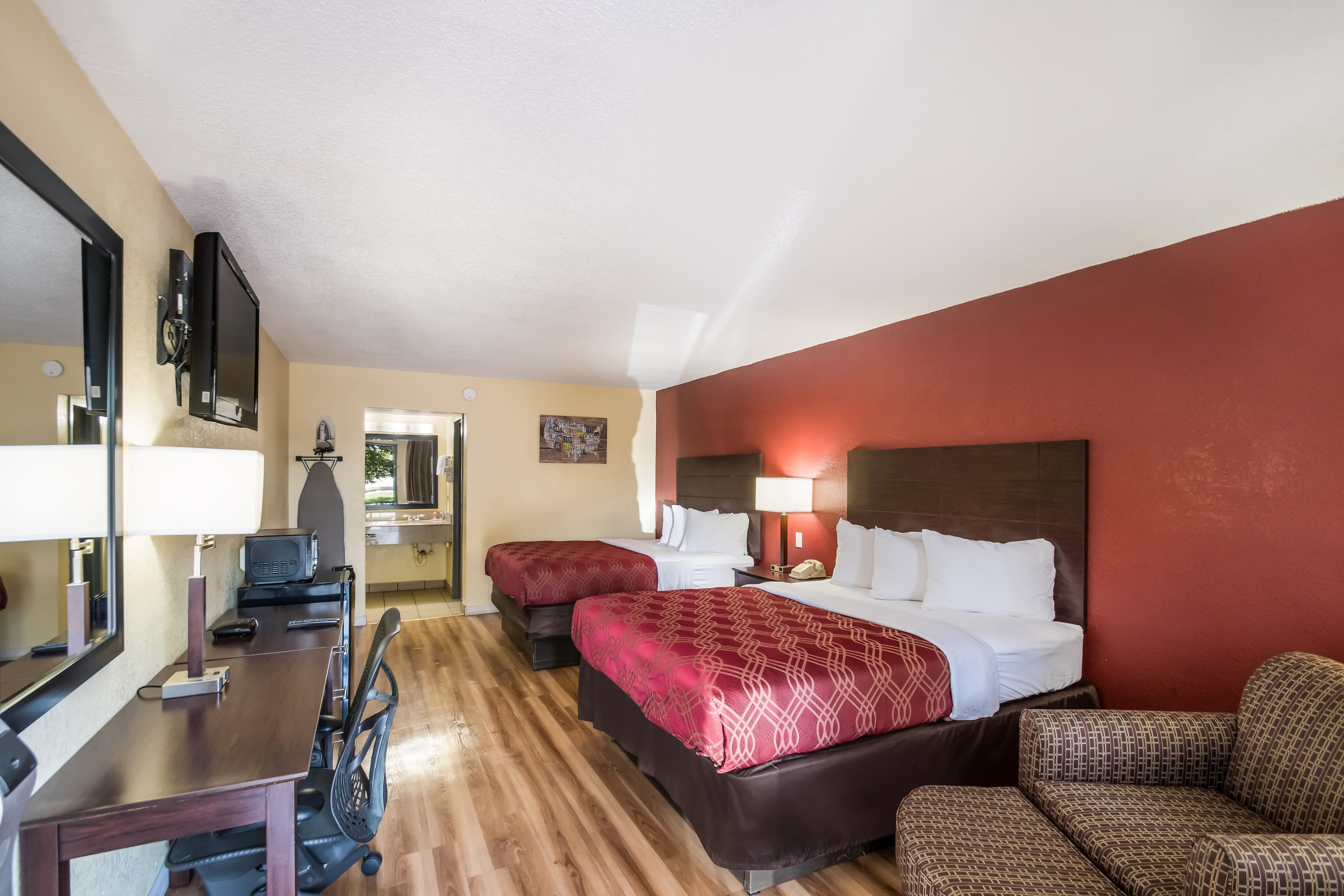 Econo Lodge Kearney - Liberty — 19