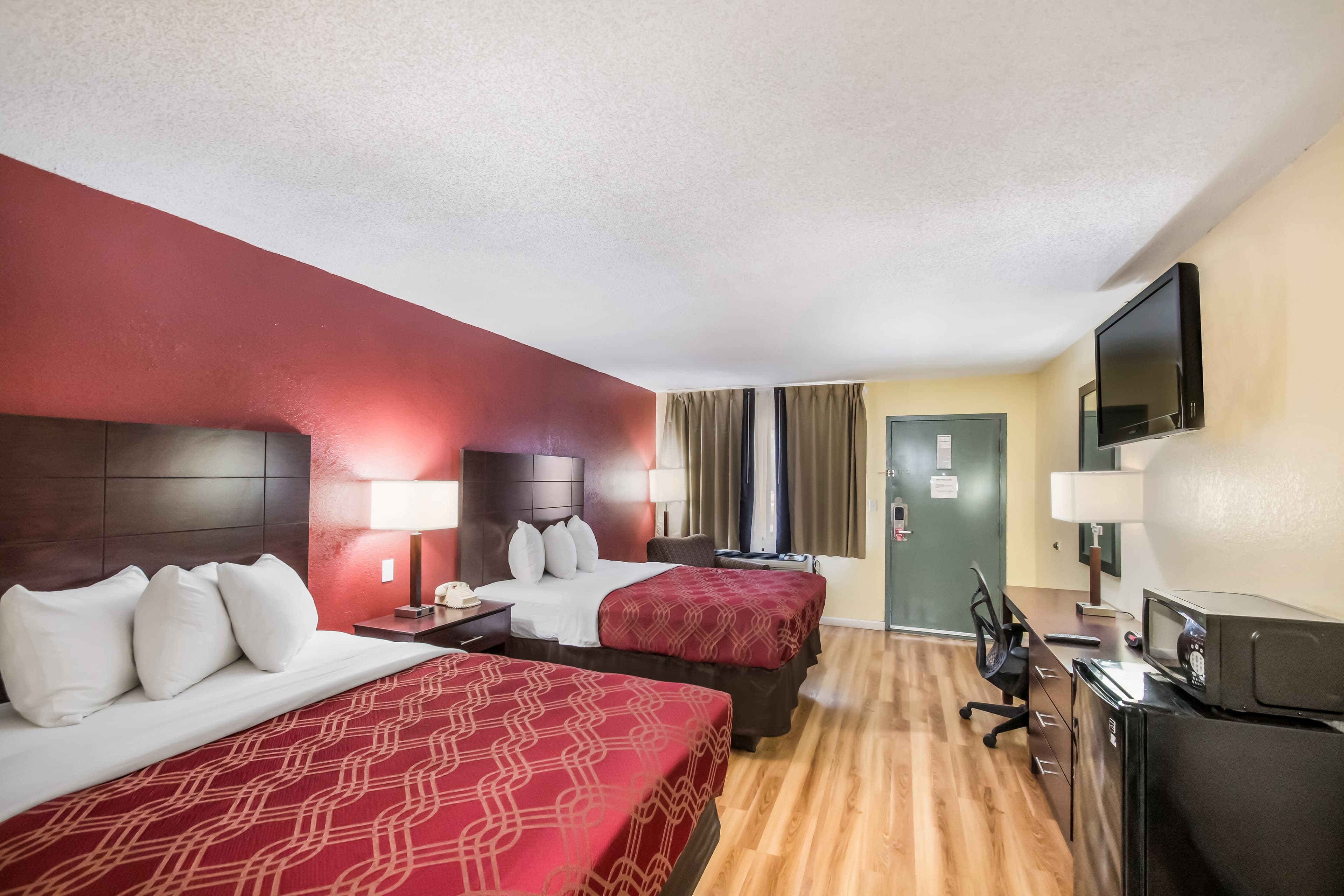 Econo Lodge Kearney - Liberty — 20