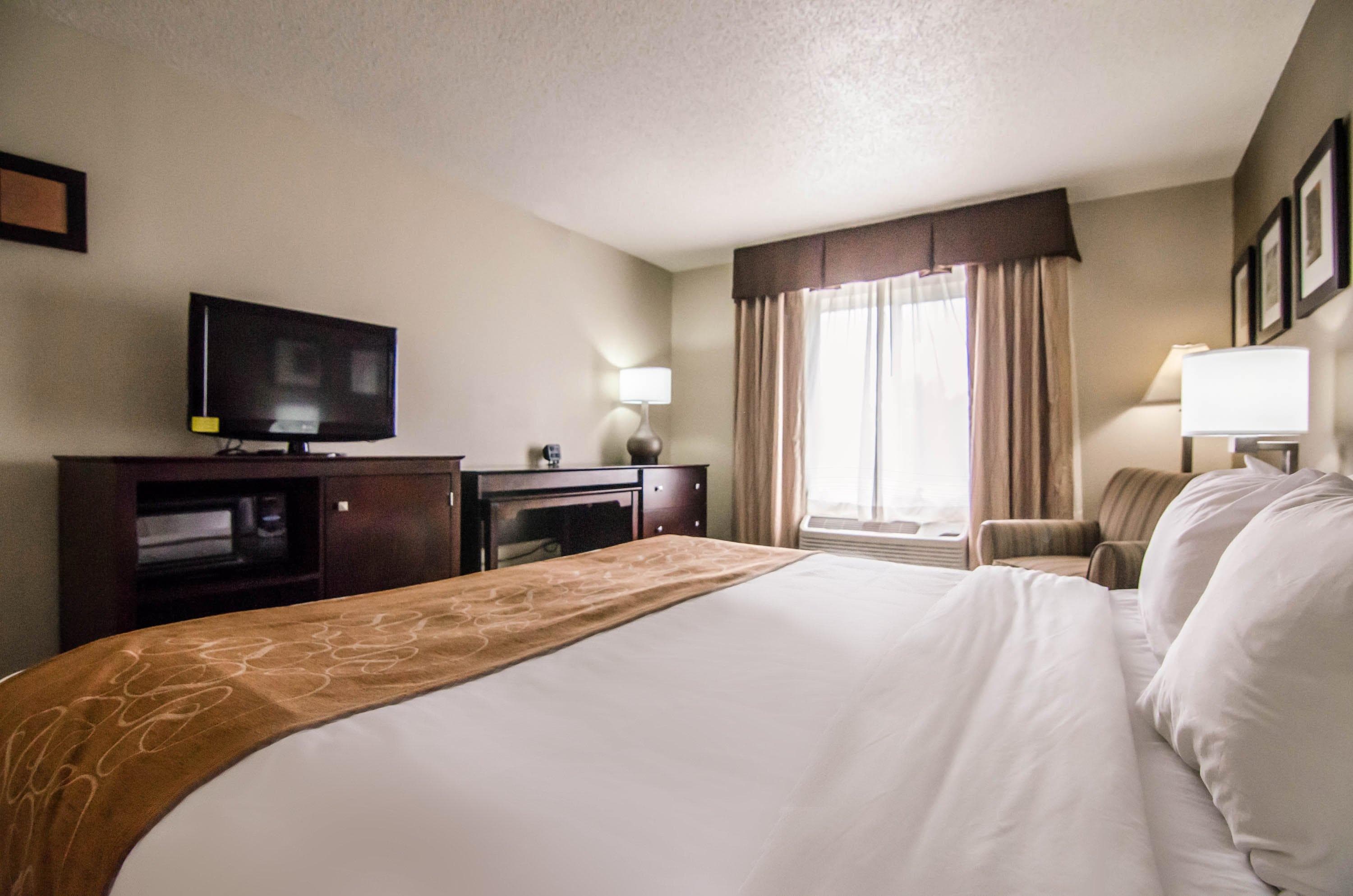Quality Suites St. Joseph - Image 3