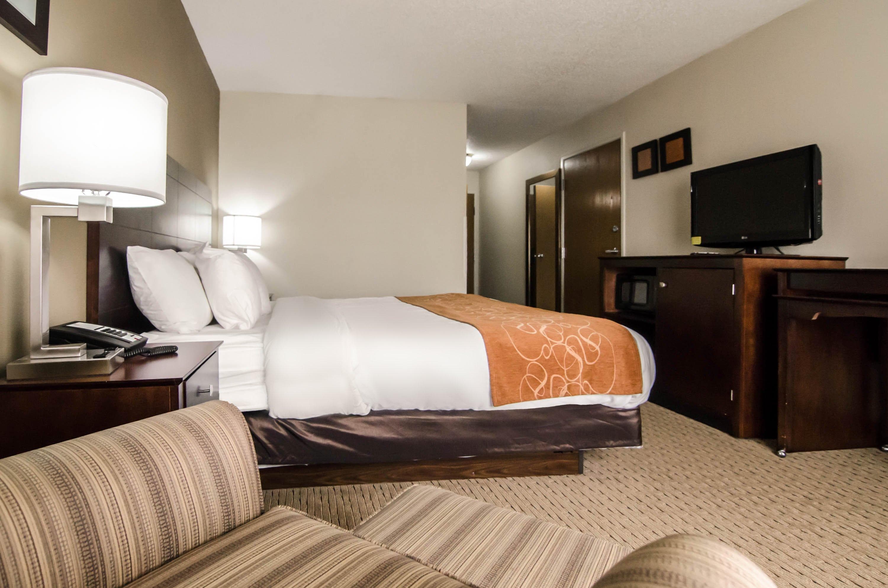 Quality Suites St. Joseph - Image 4