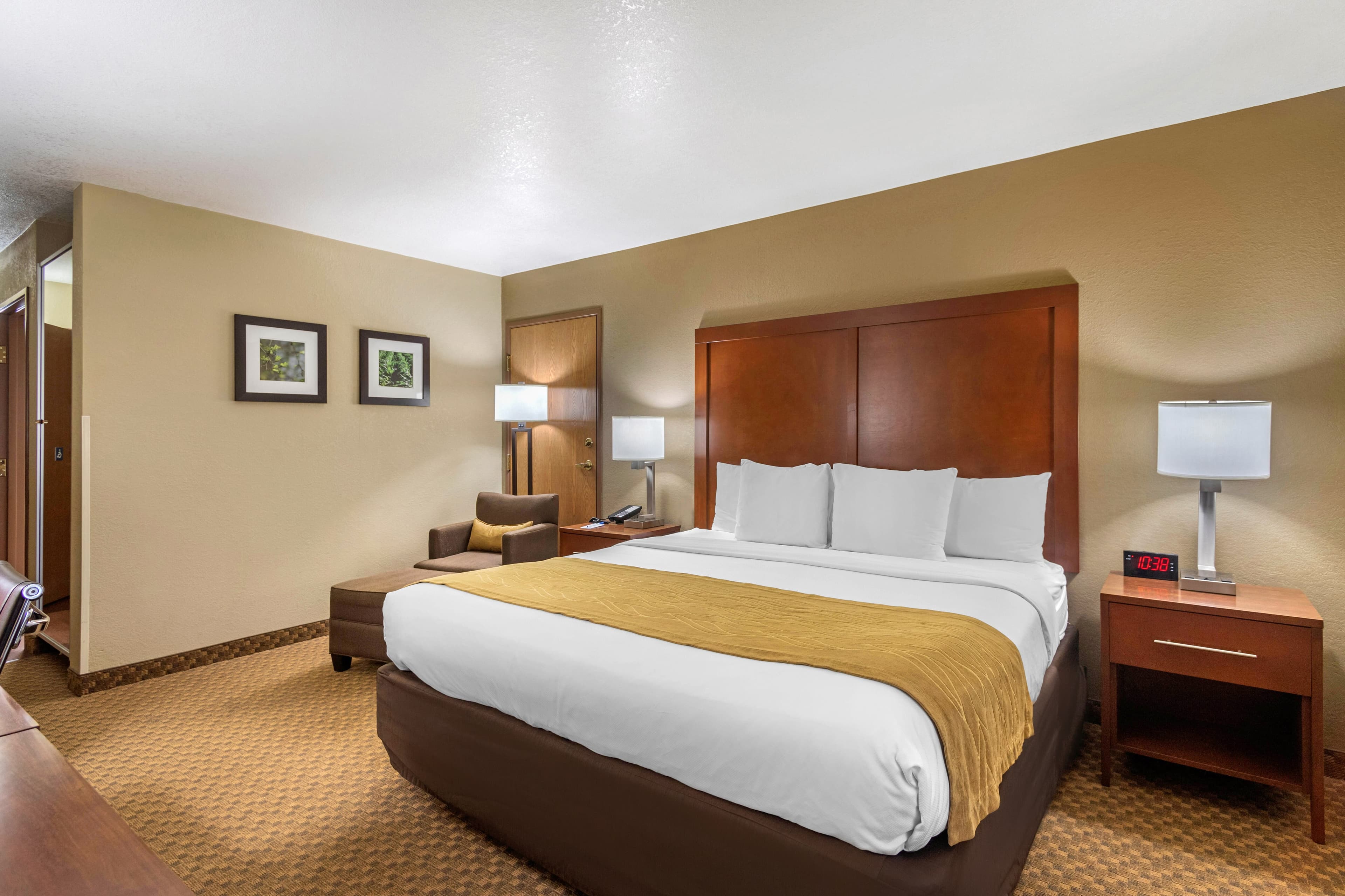 Comfort Inn & Suites Springfield I-44 - Image 1