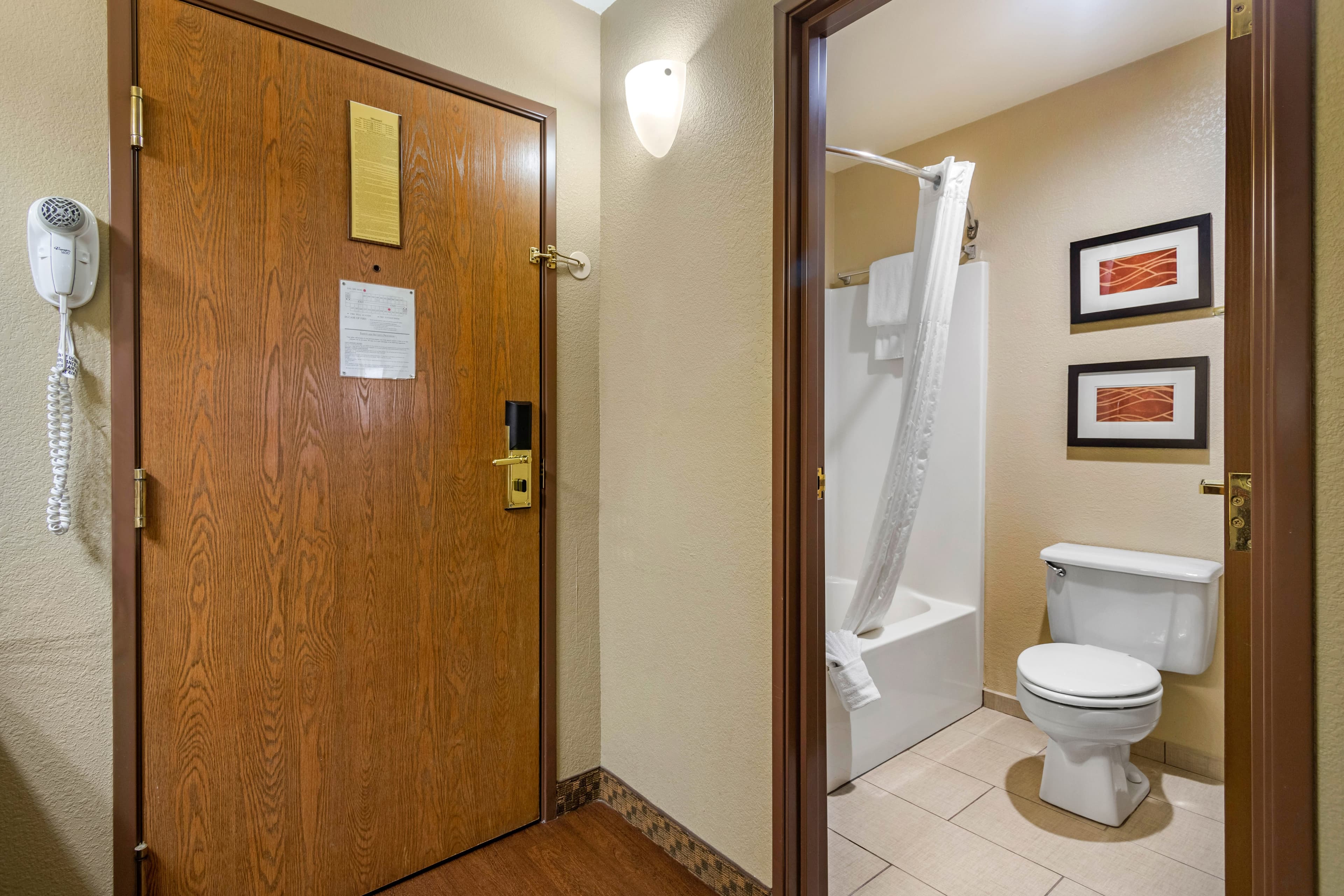 Comfort Inn & Suites Springfield I-44 — 16