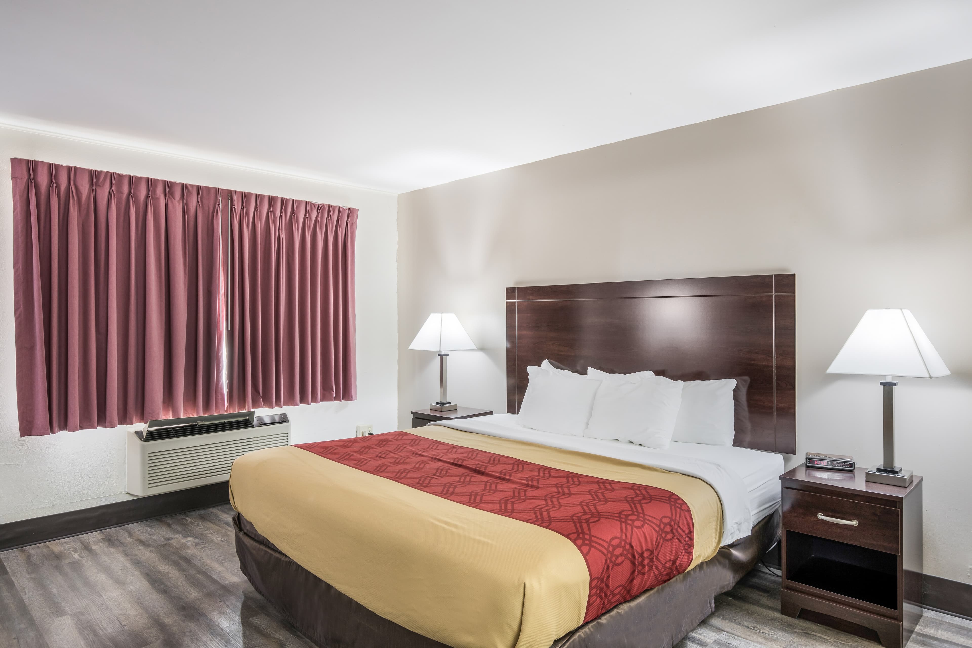 Econo Lodge Cameron - Image 4