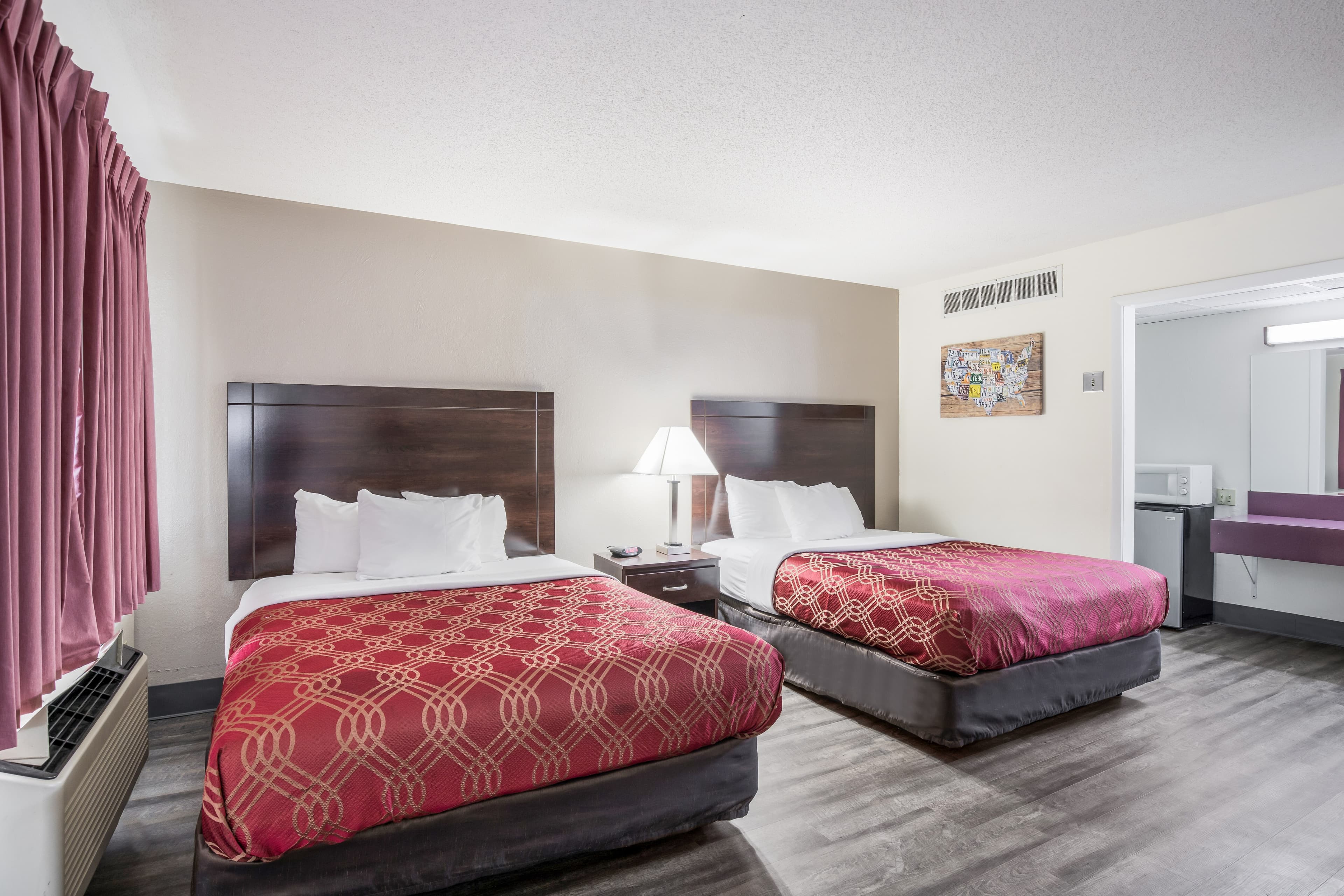 Econo Lodge Cameron — 10