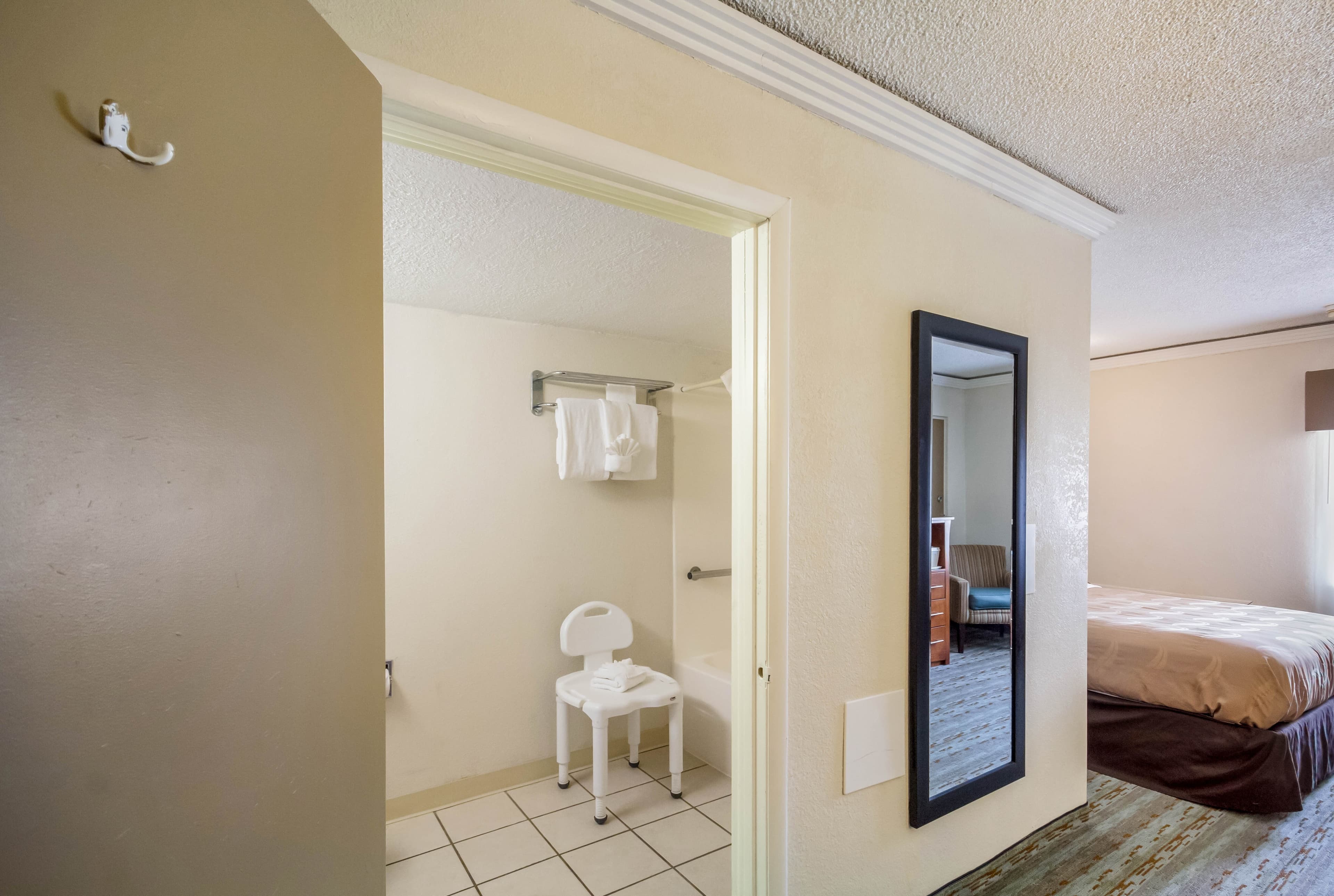 Quality Inn & Suites Kansas City - Independence I-70 East — 8