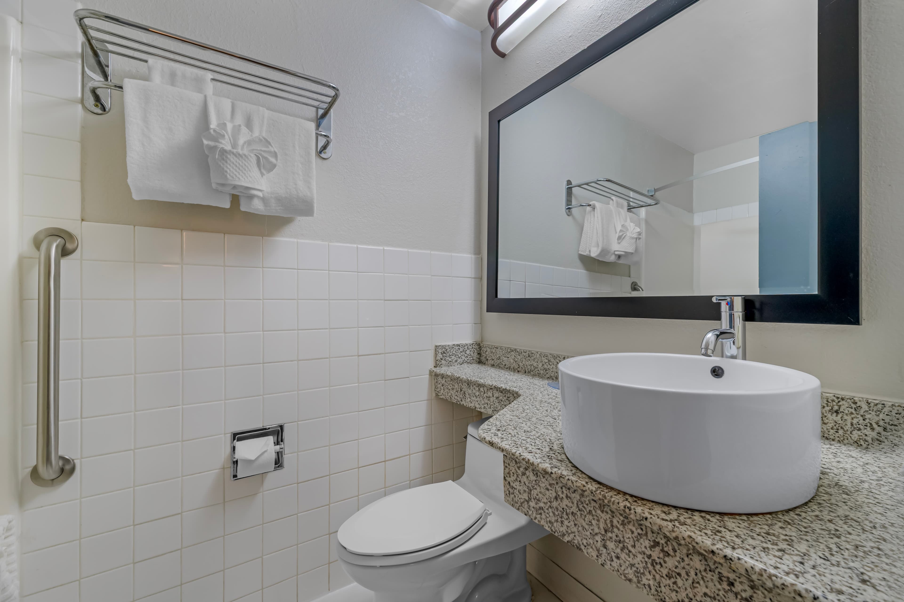 Quality Inn & Suites Kansas City - Independence I-70 East — 12