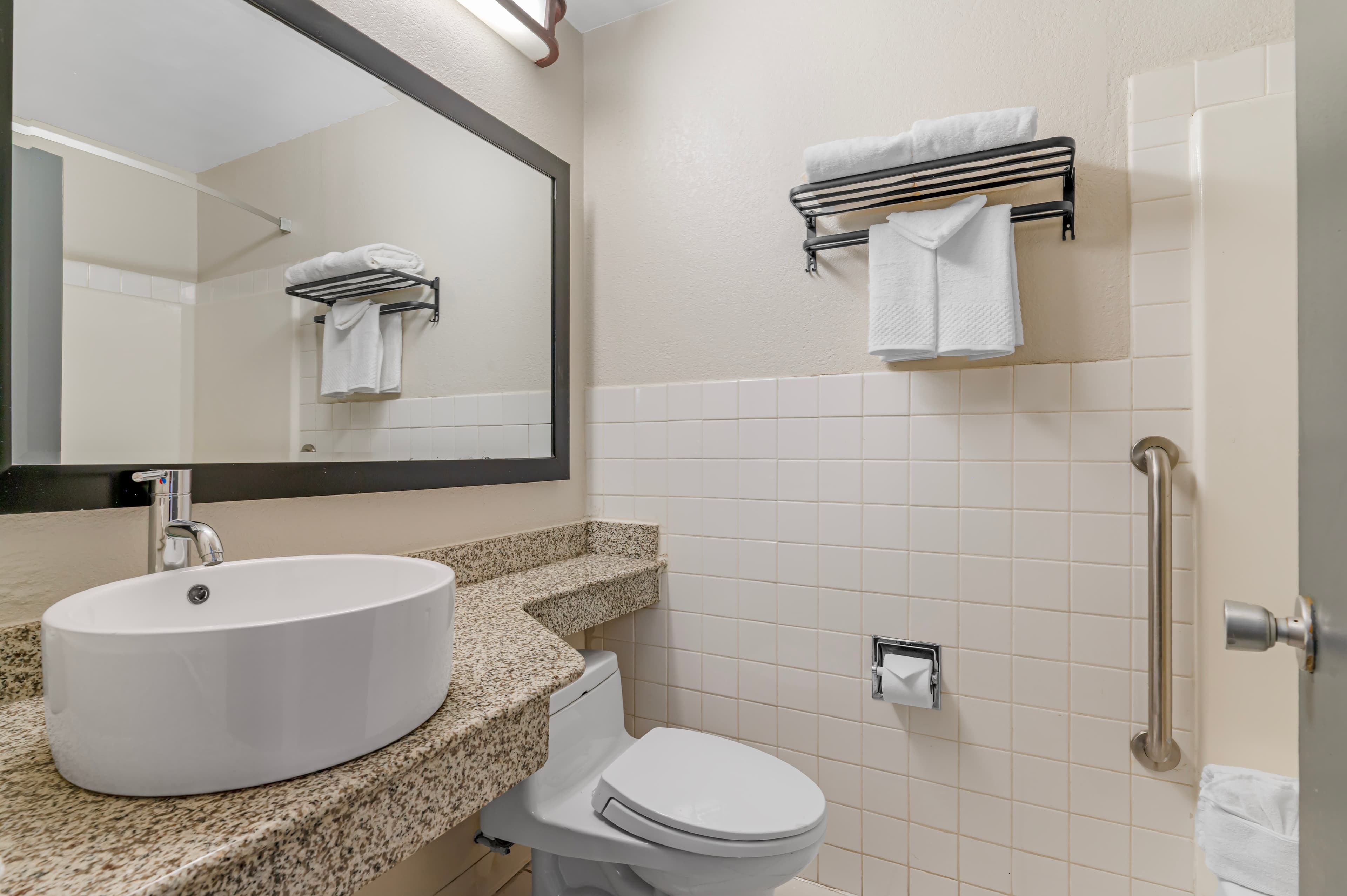 Quality Inn & Suites Kansas City - Independence I-70 East — 20