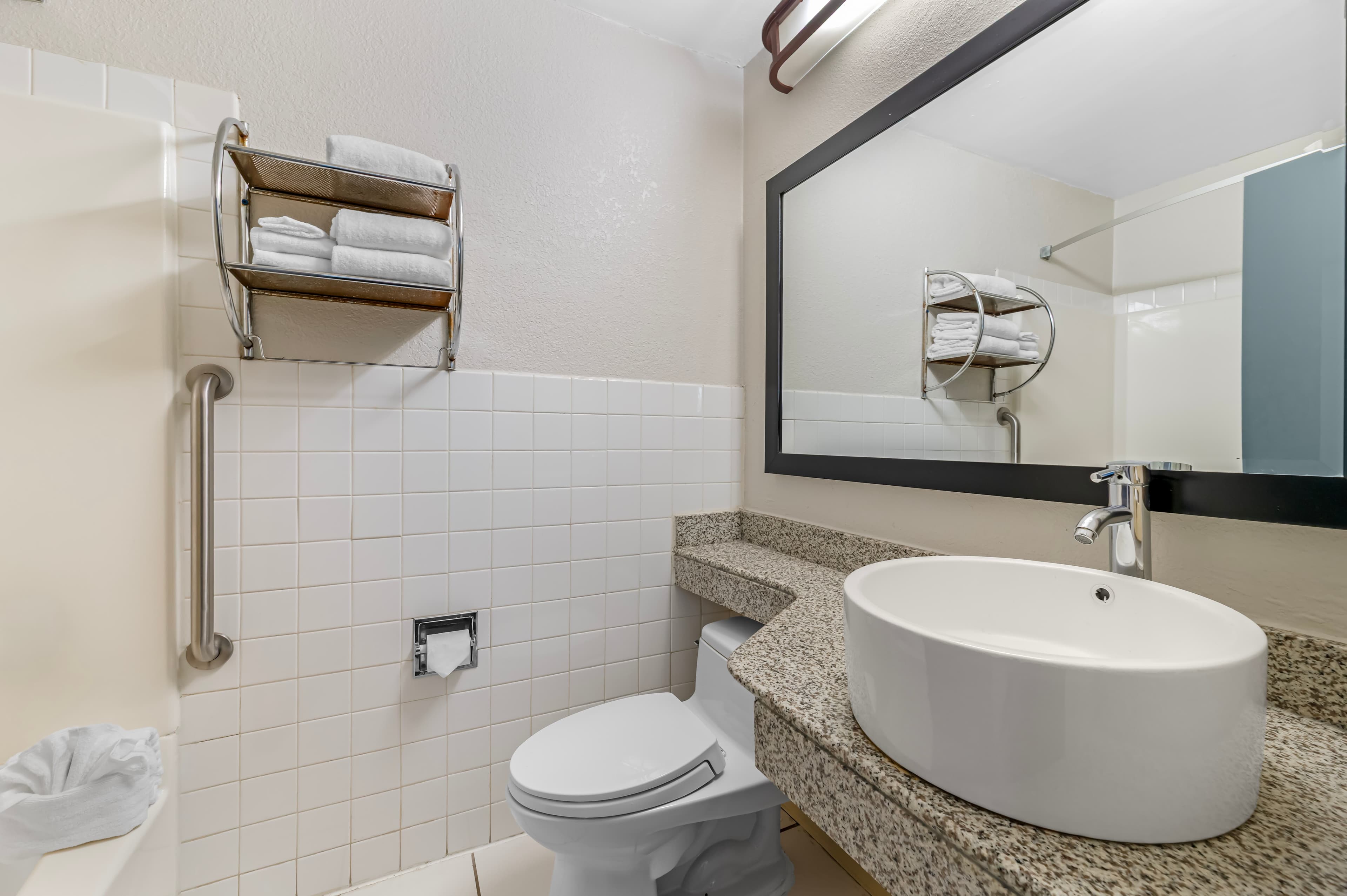 Quality Inn & Suites Kansas City - Independence I-70 East — 24