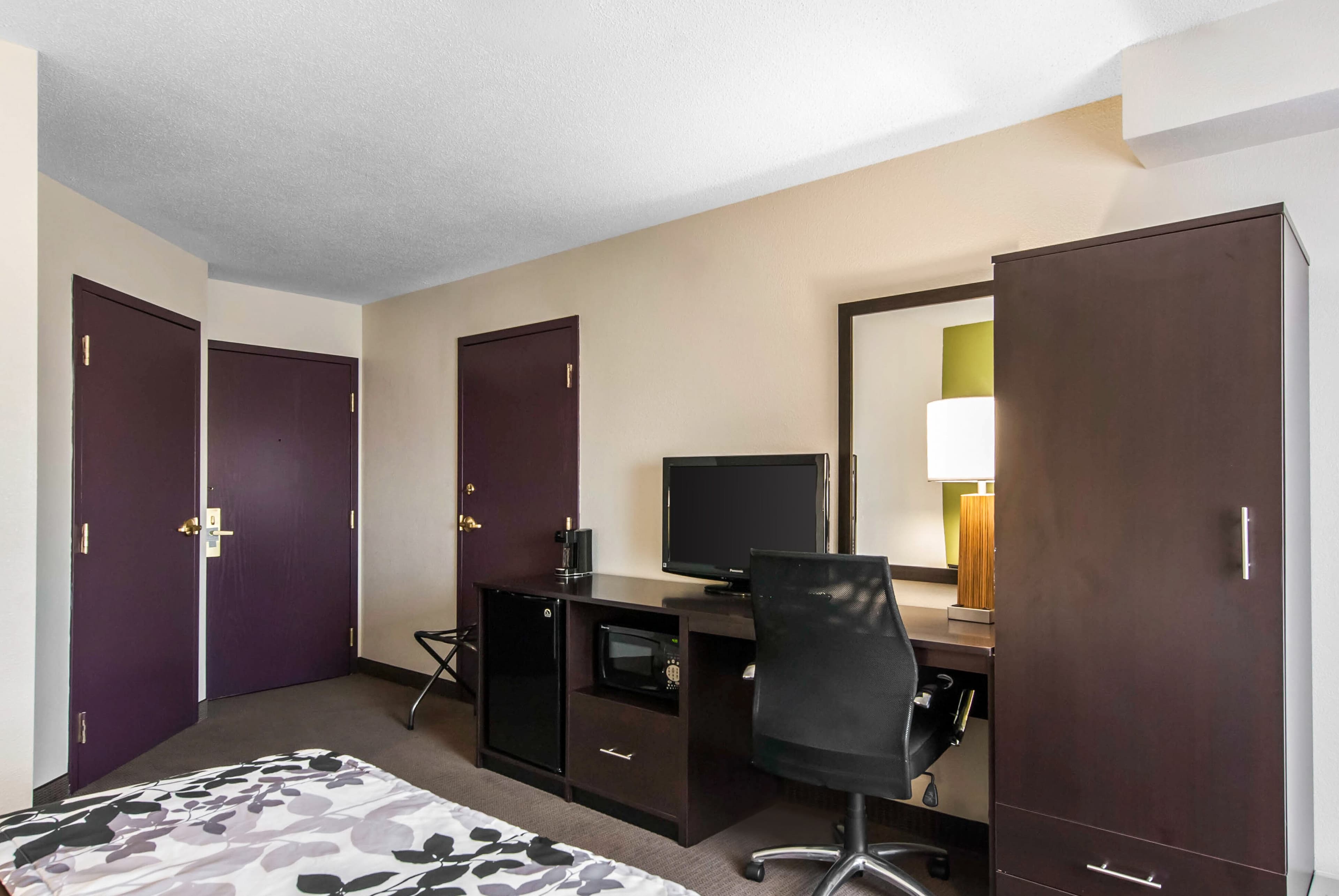 Sleep Inn Saint Charles North - Image 5