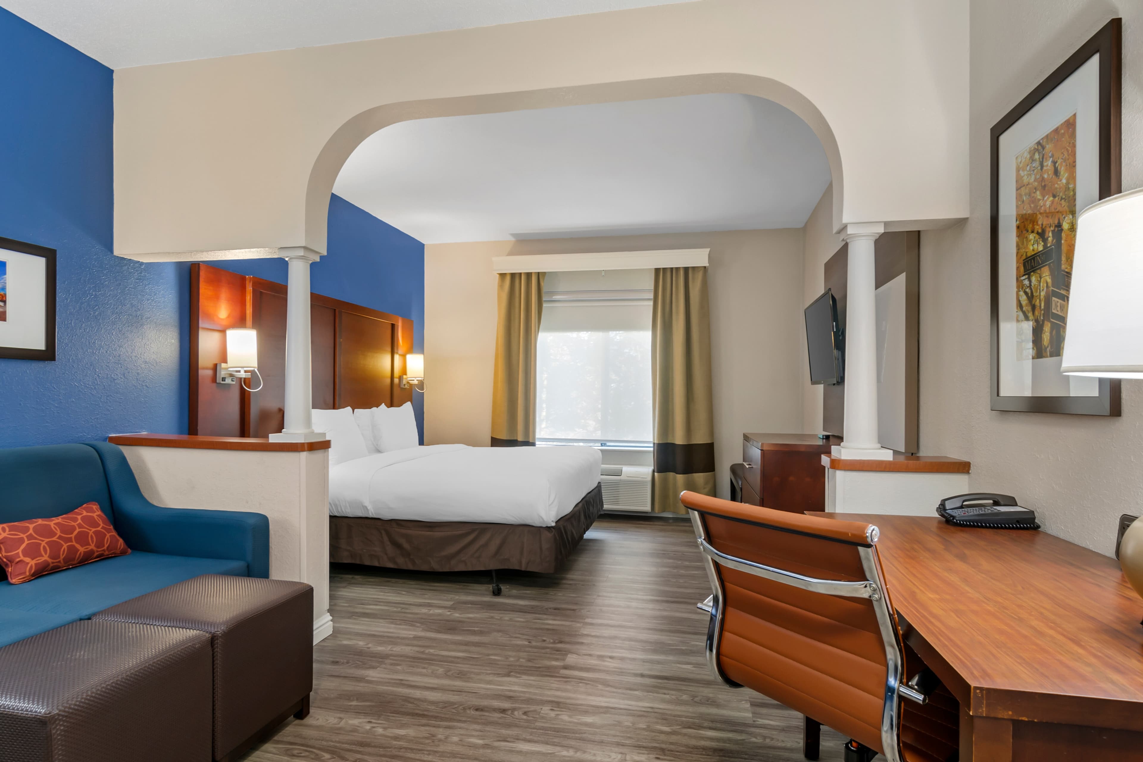Comfort Suites St Charles-St Louis - Image 3
