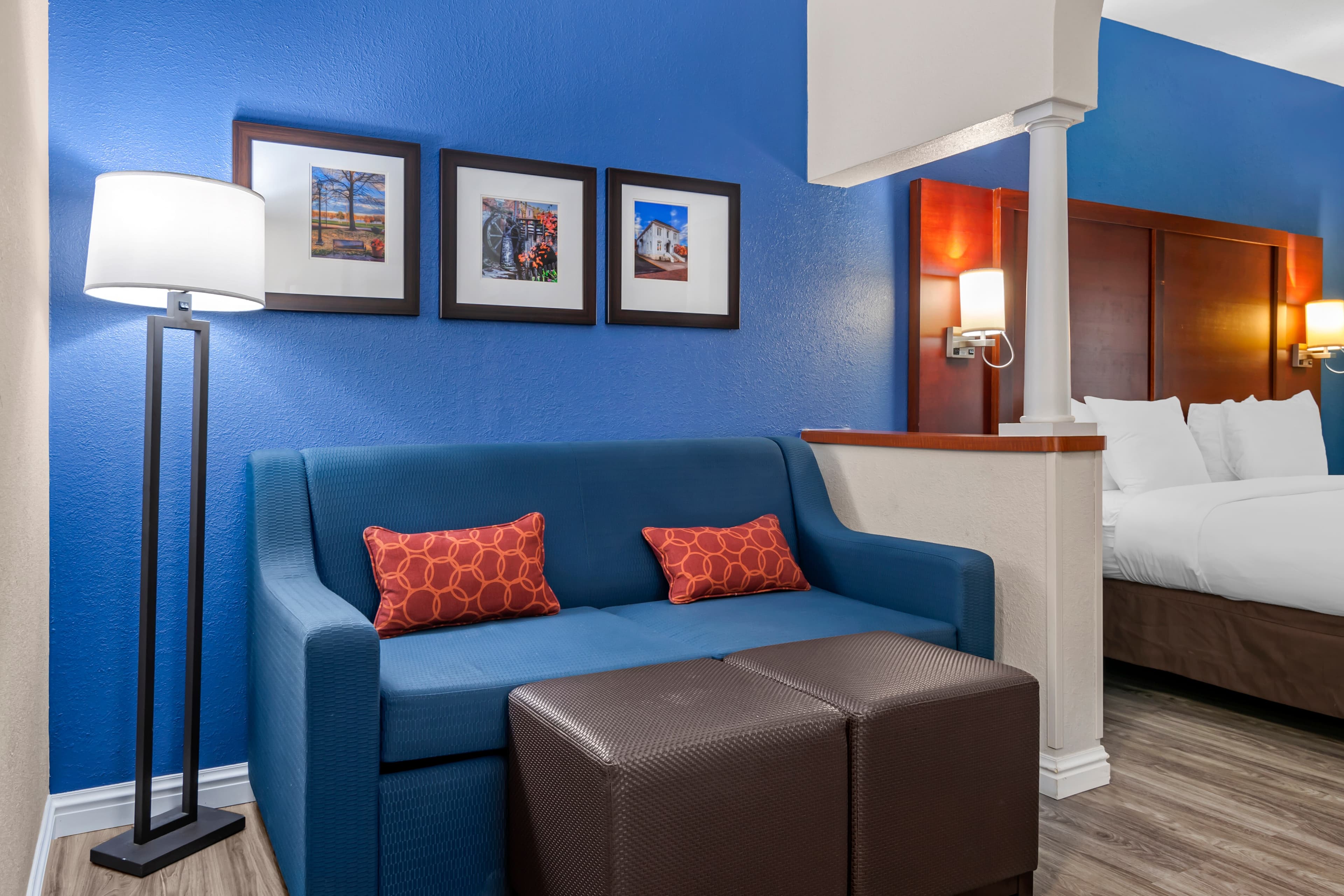 Comfort Suites St Charles-St Louis - Image 4