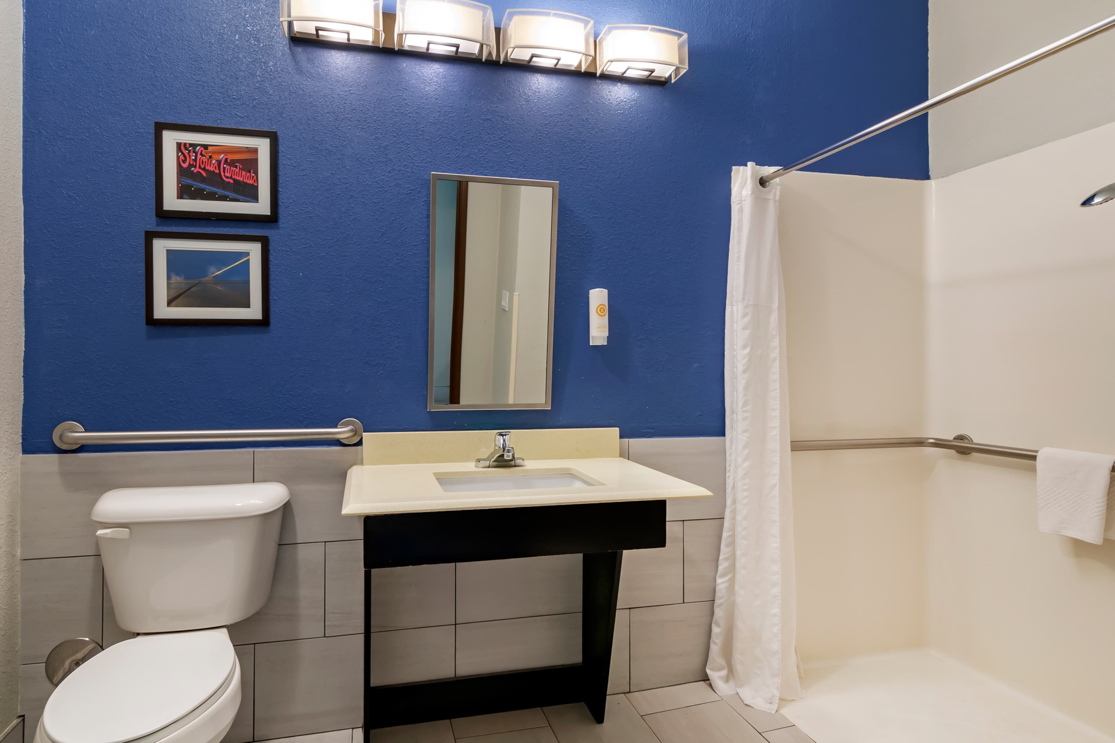 Comfort Suites St Charles-St Louis - Image 5
