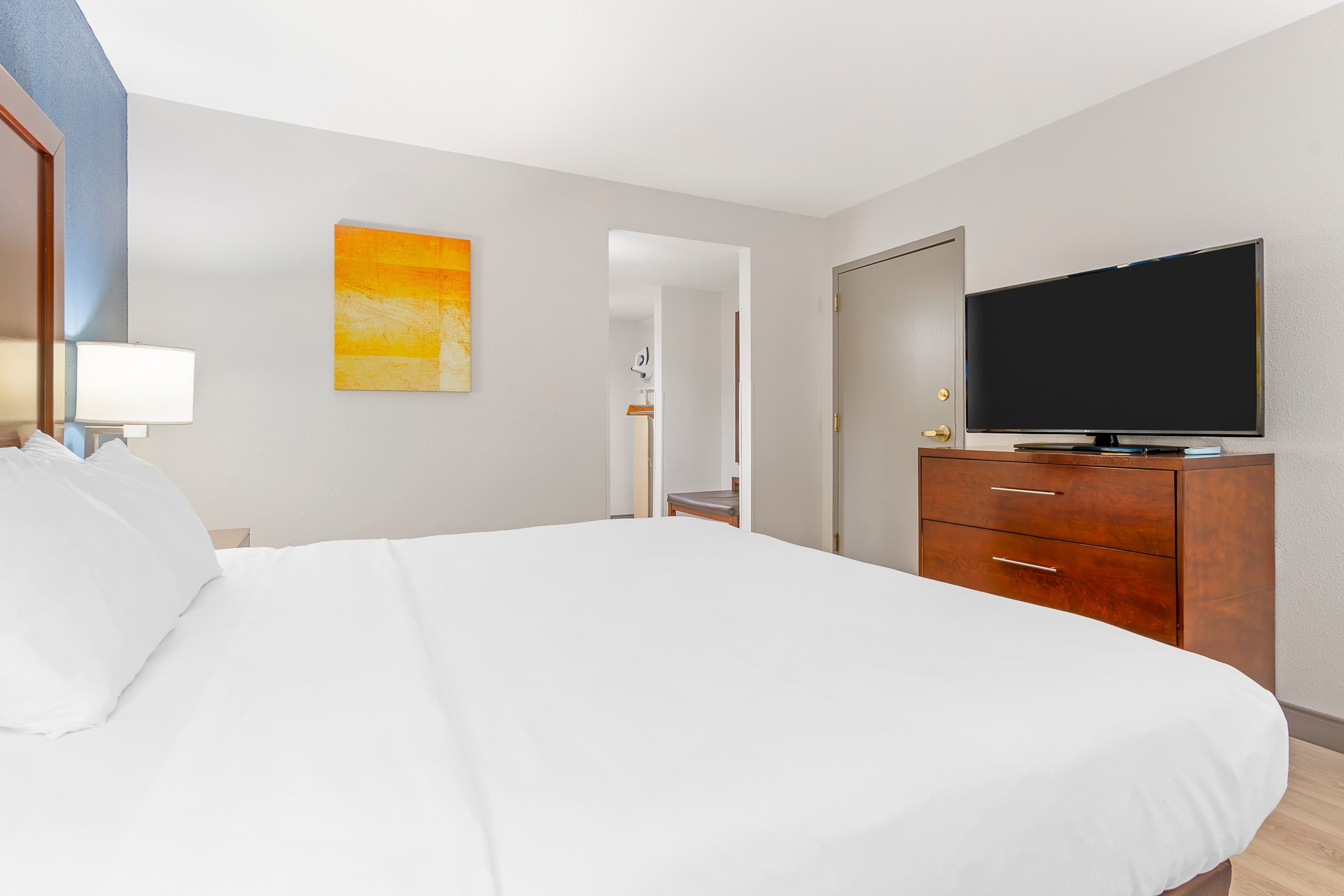 Comfort Inn Near Six Flags St. Louis - Image 3