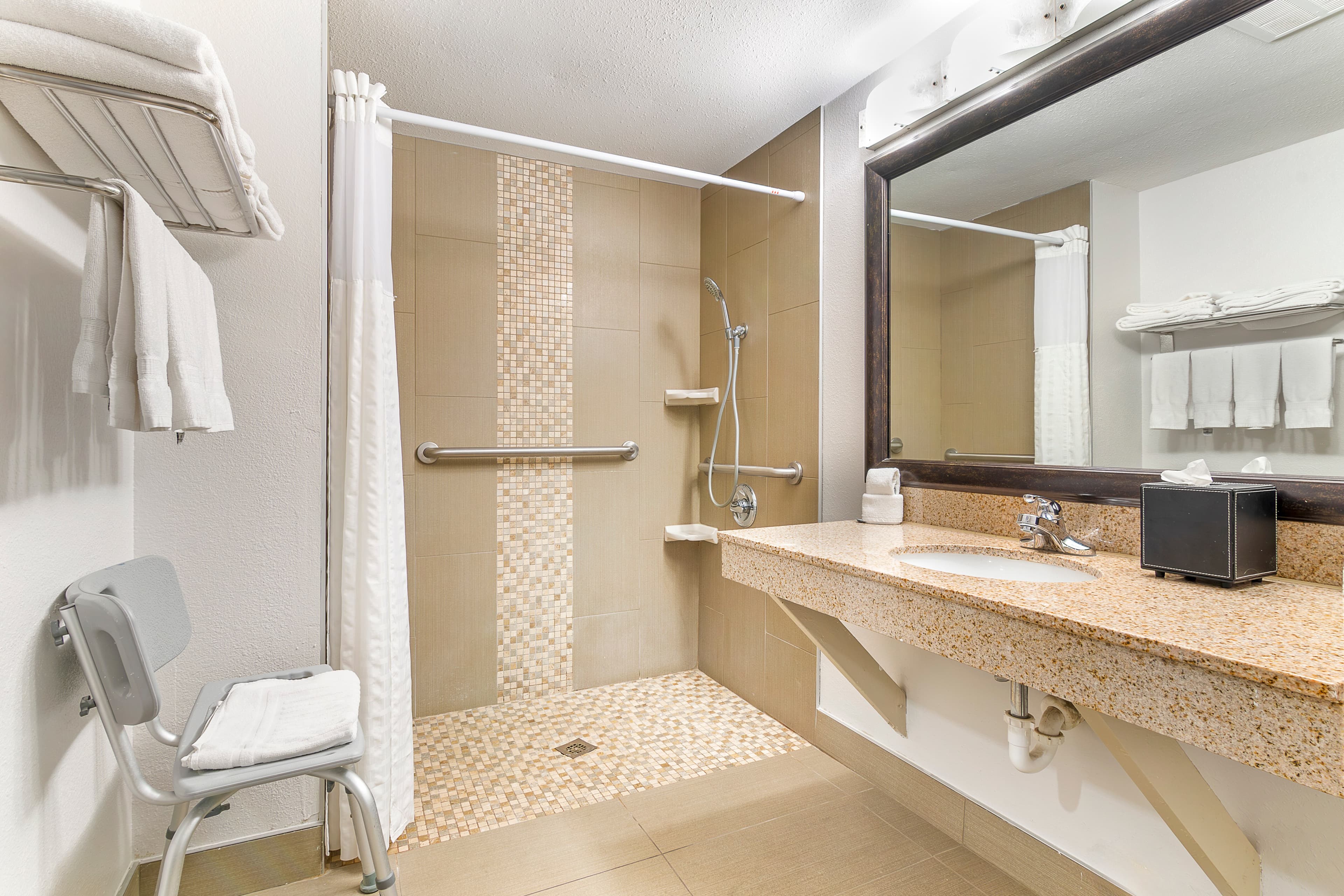 Comfort Inn Near Six Flags St. Louis - Image 5