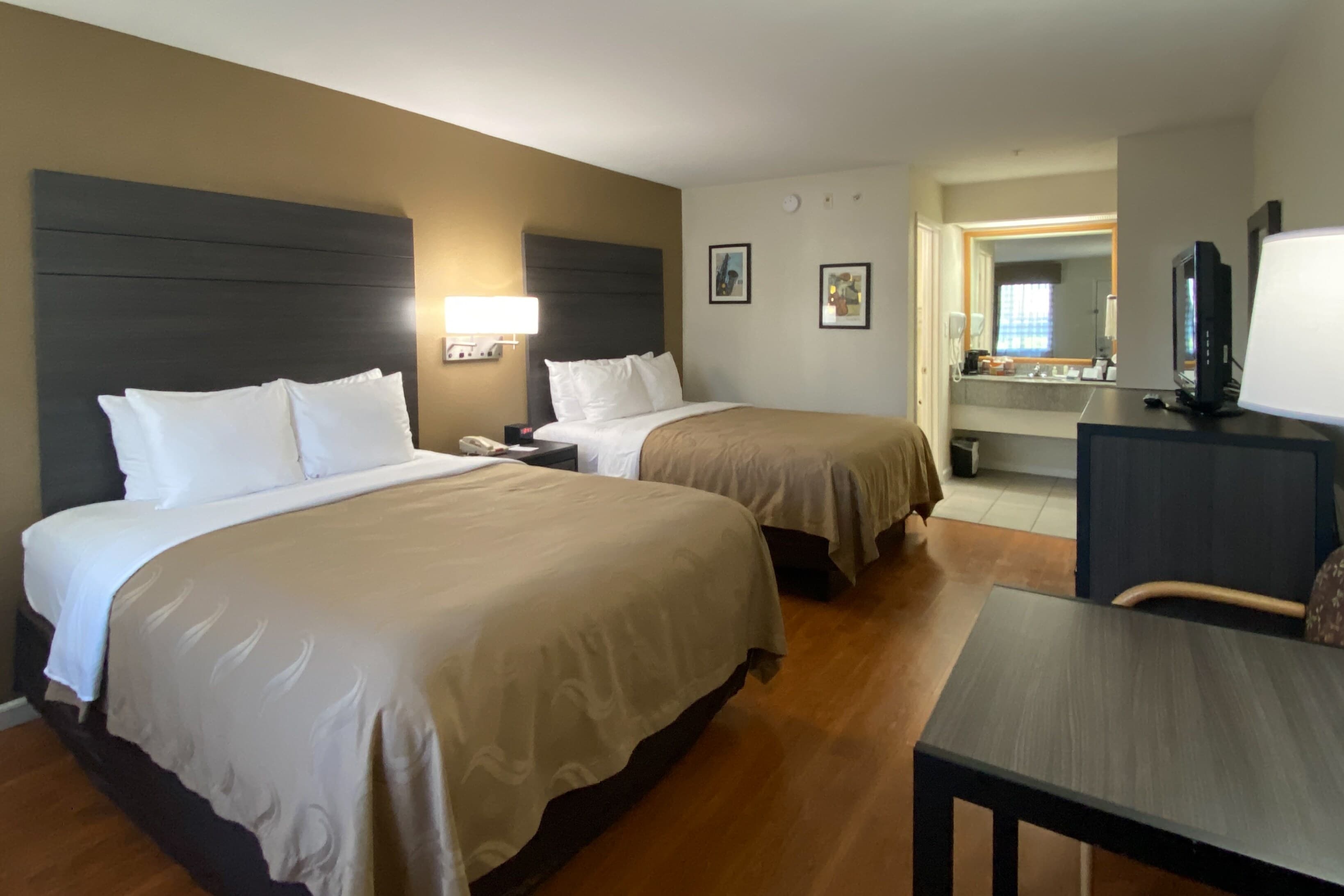 Quality Inn Branson - Hwy 76 Central — 8