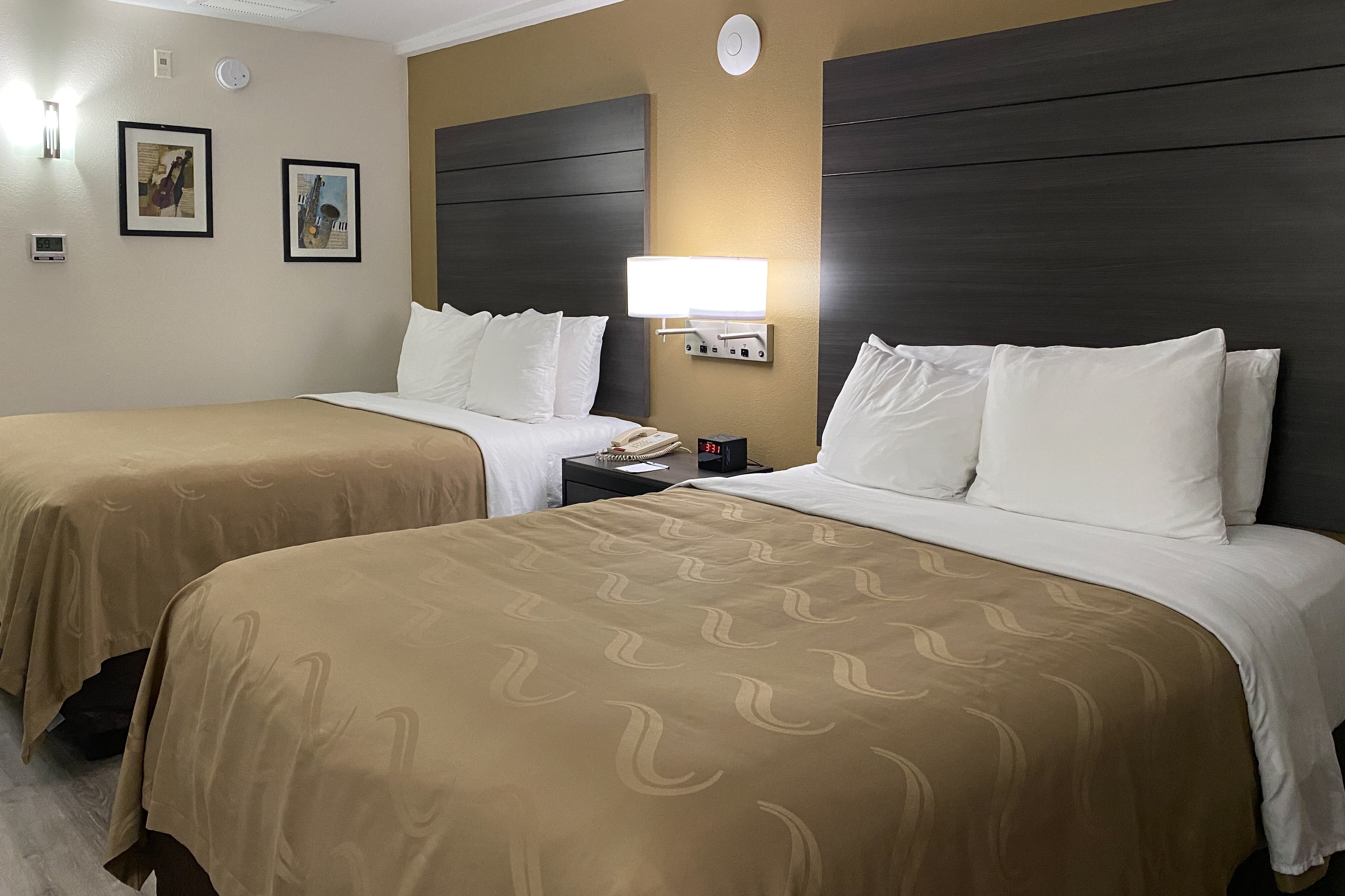 Quality Inn Branson - Hwy 76 Central — 12