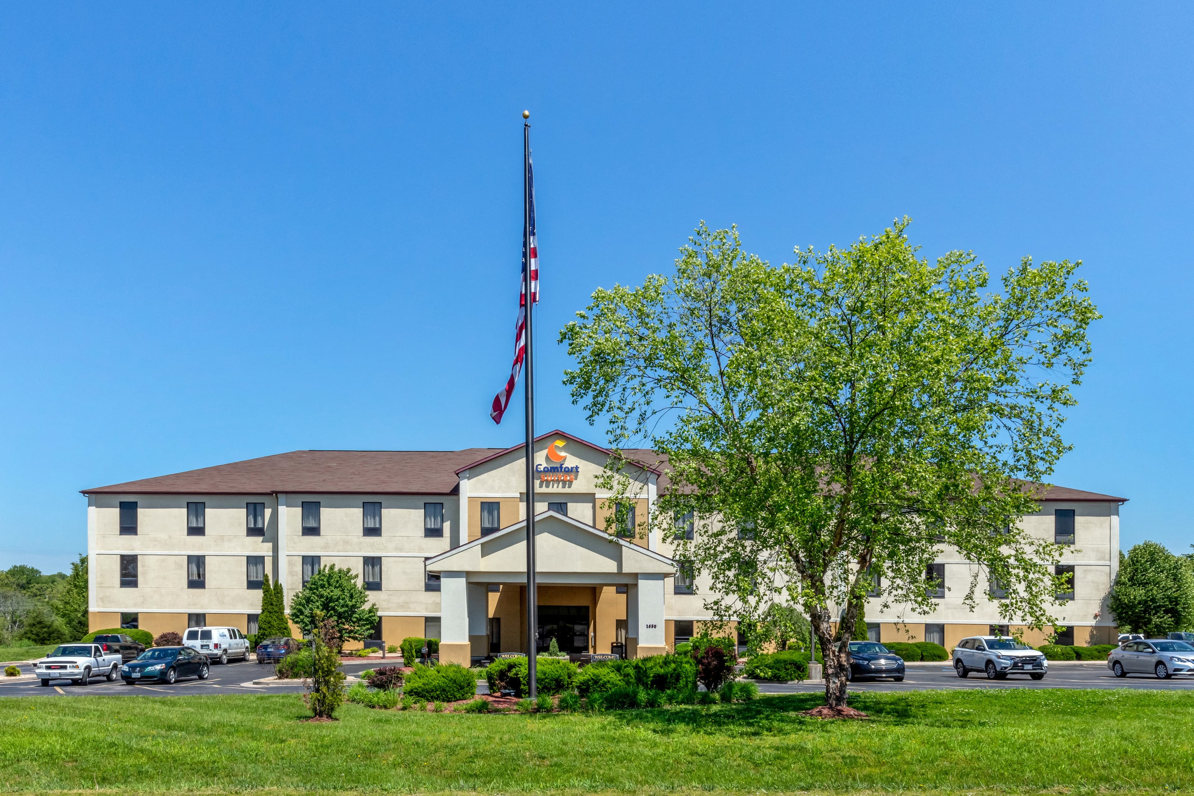 Comfort Suites Rolla - Image 1