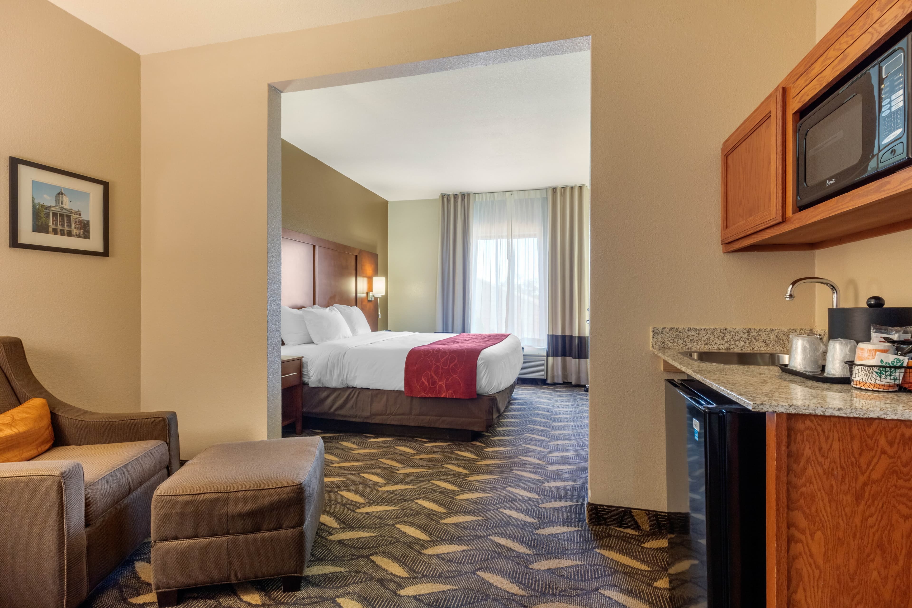 Comfort Suites Rolla - Image 2
