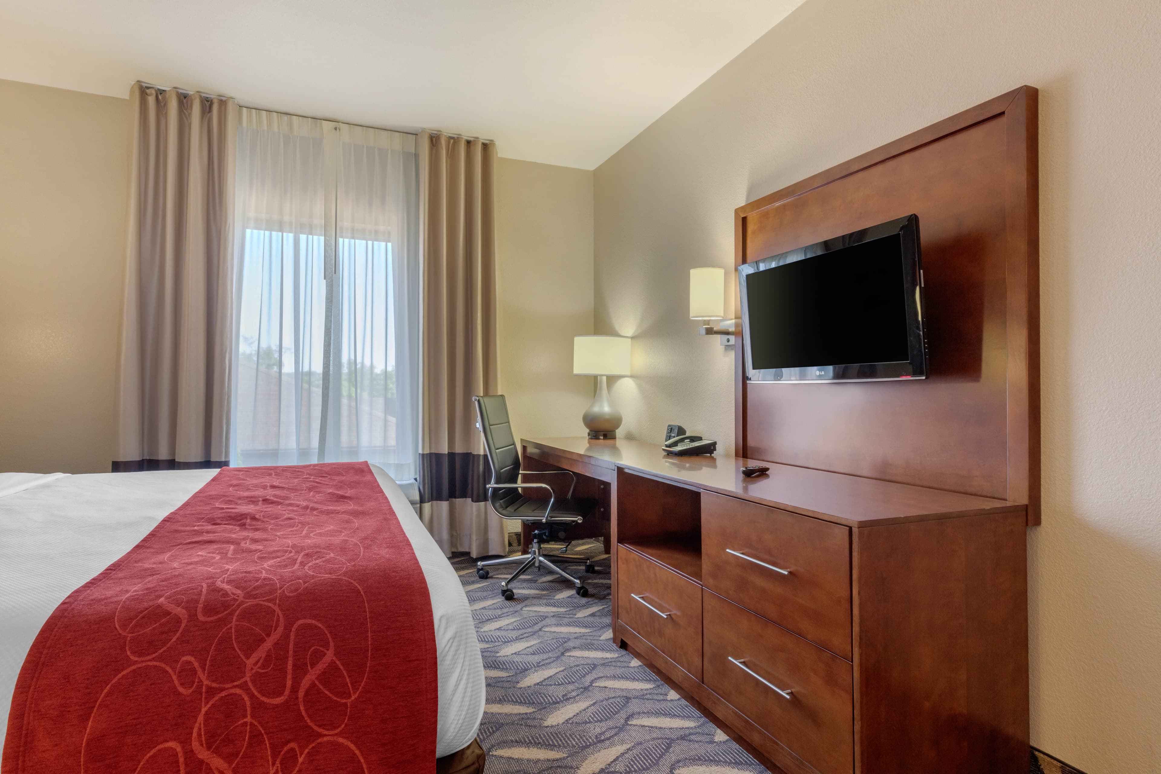 Comfort Suites Rolla - Image 4