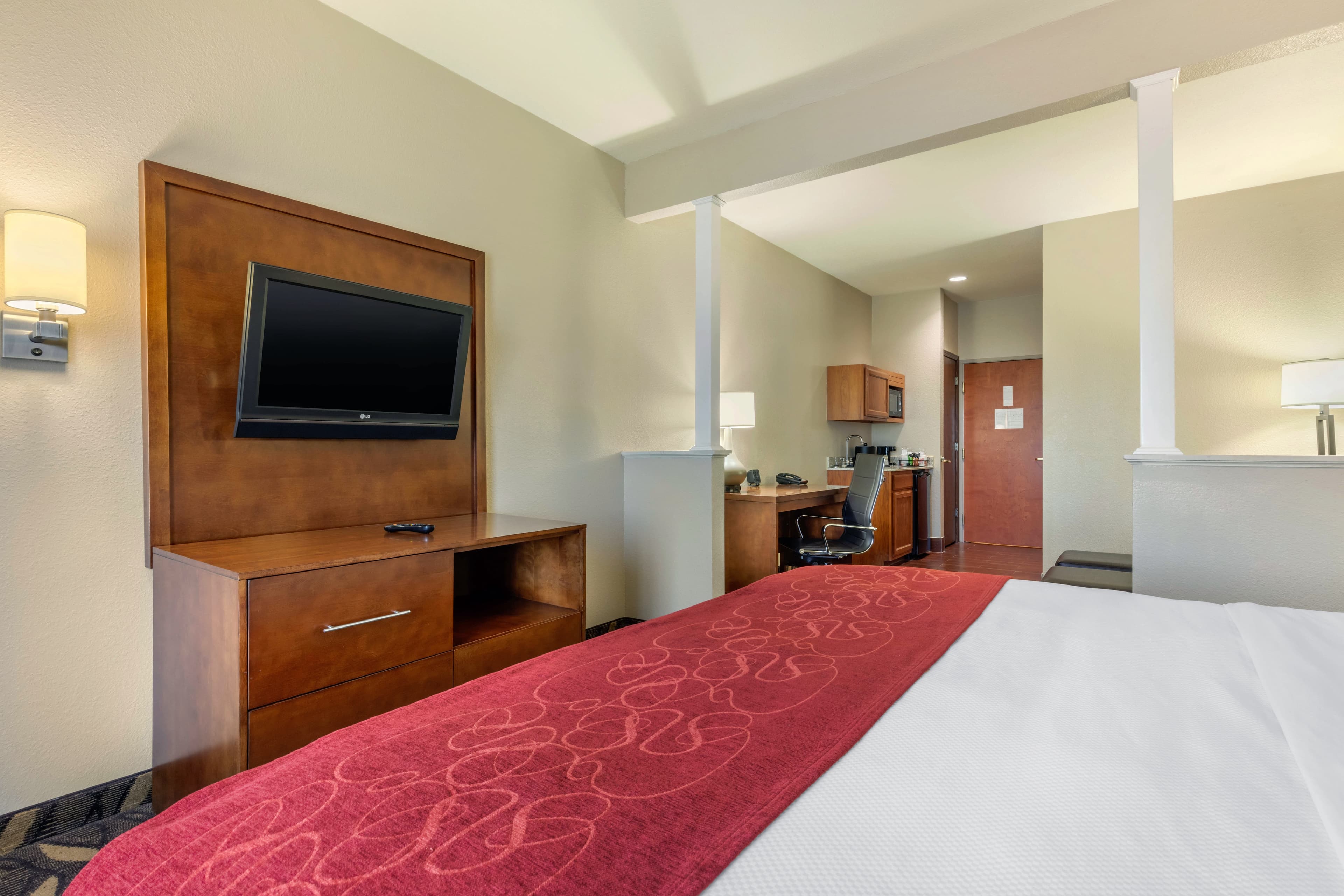 Comfort Suites Rolla — 8