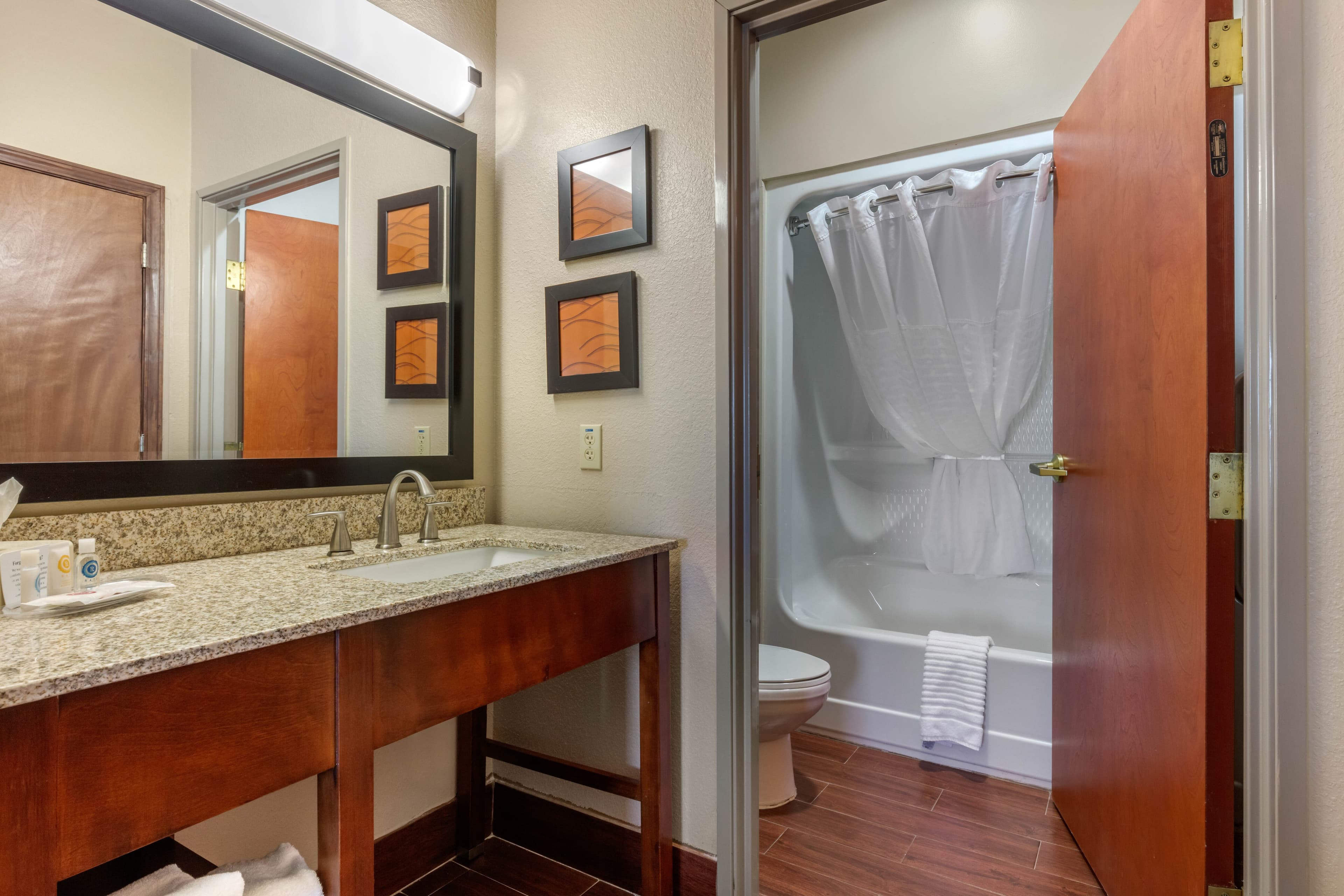 Comfort Suites Rolla — 25