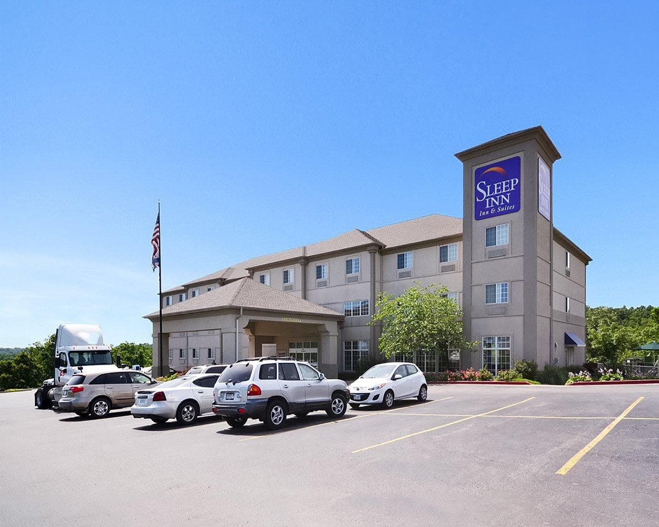 Sleep Inn & Suites Lake of the Ozarks - Image 1