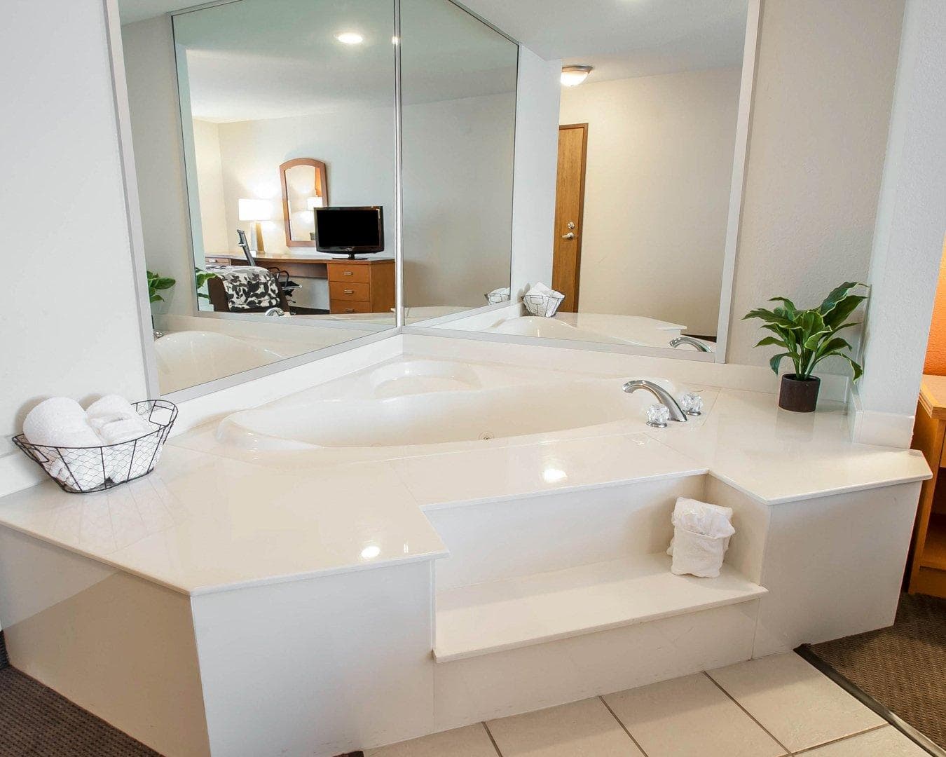 Sleep Inn & Suites Lake of the Ozarks — 9