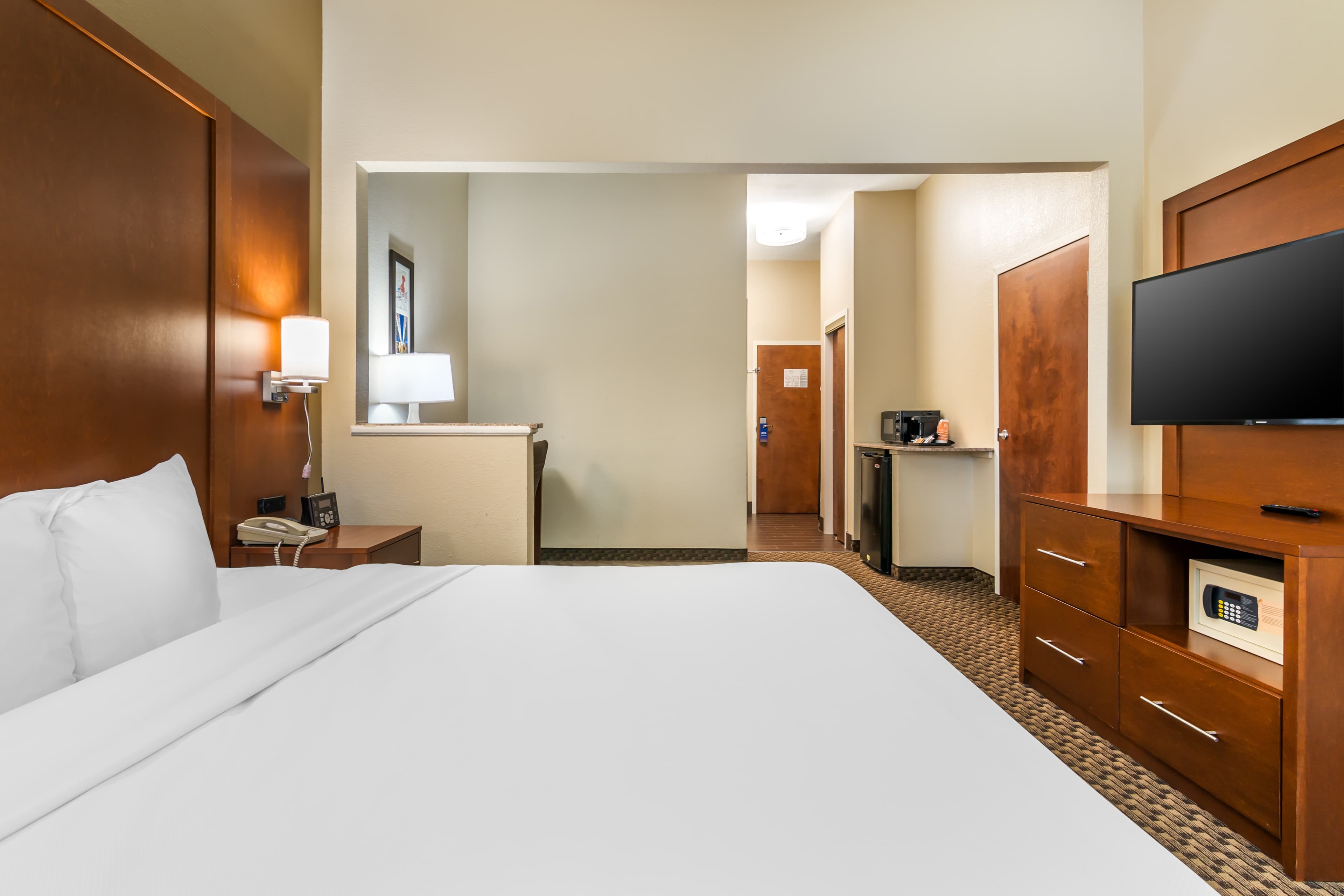 Comfort Suites Jefferson City - Image 4