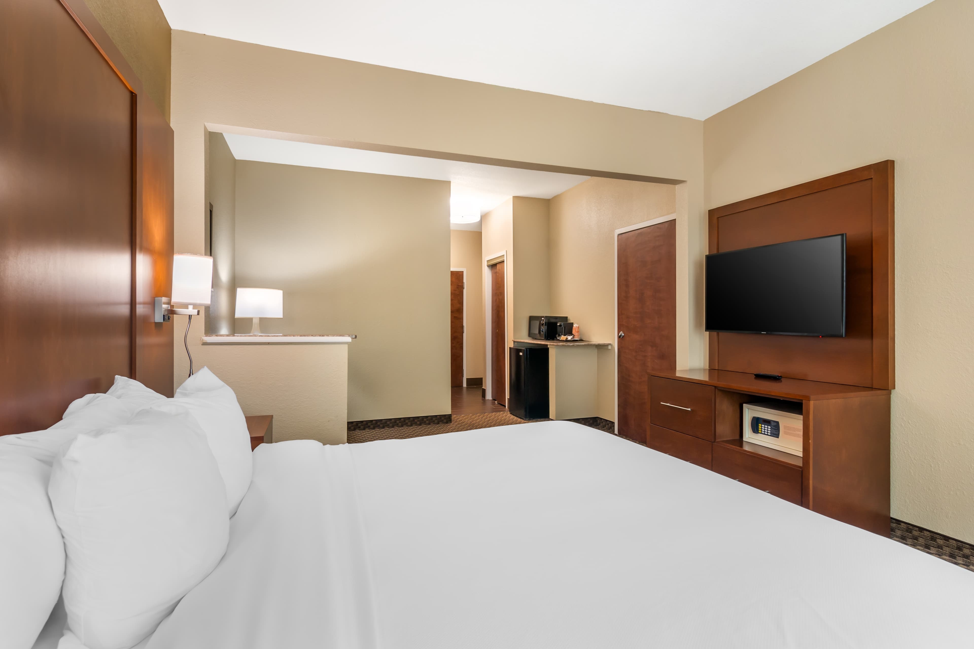 Comfort Suites Jefferson City — 7
