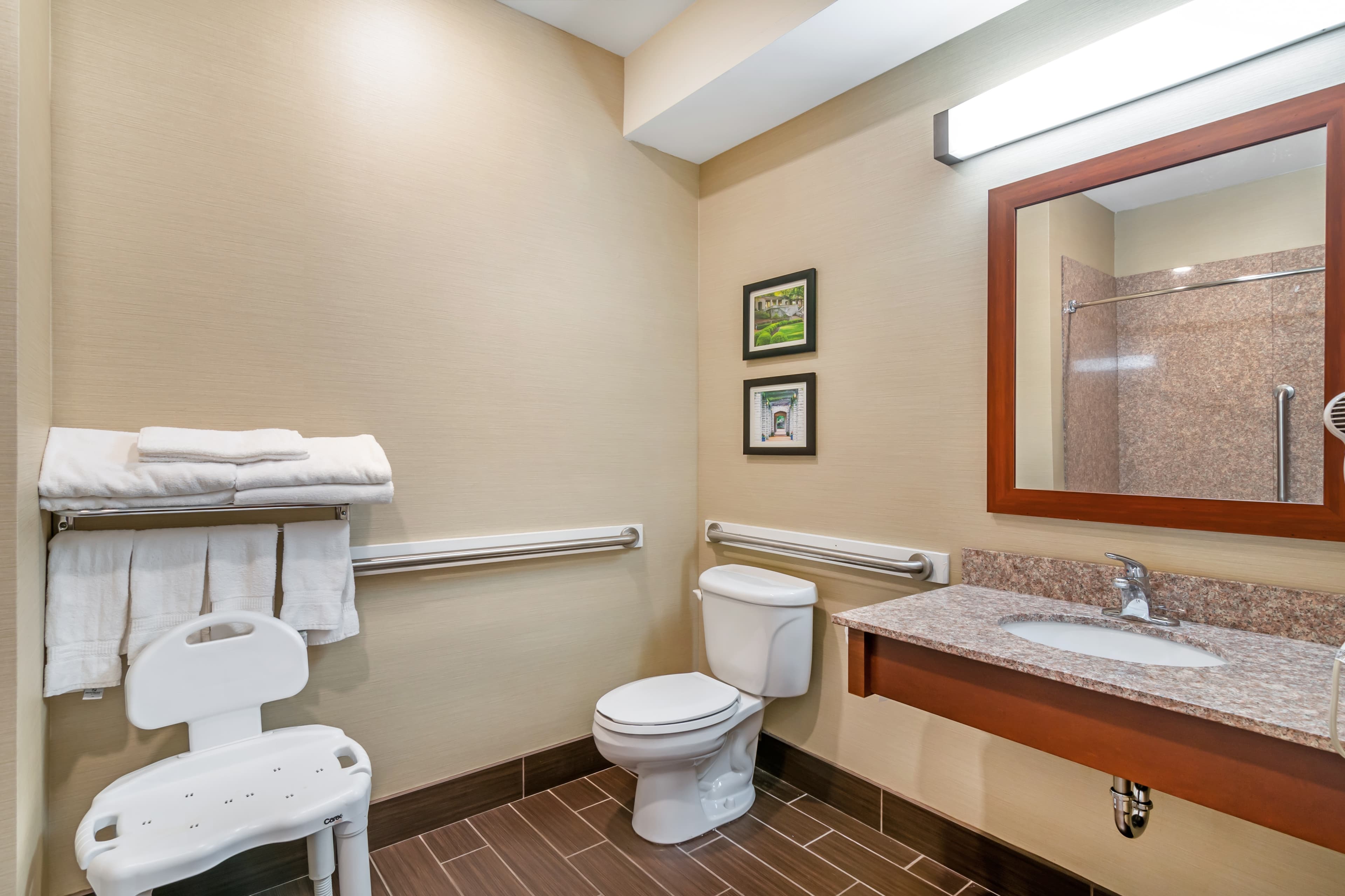 Comfort Suites Jefferson City — 17