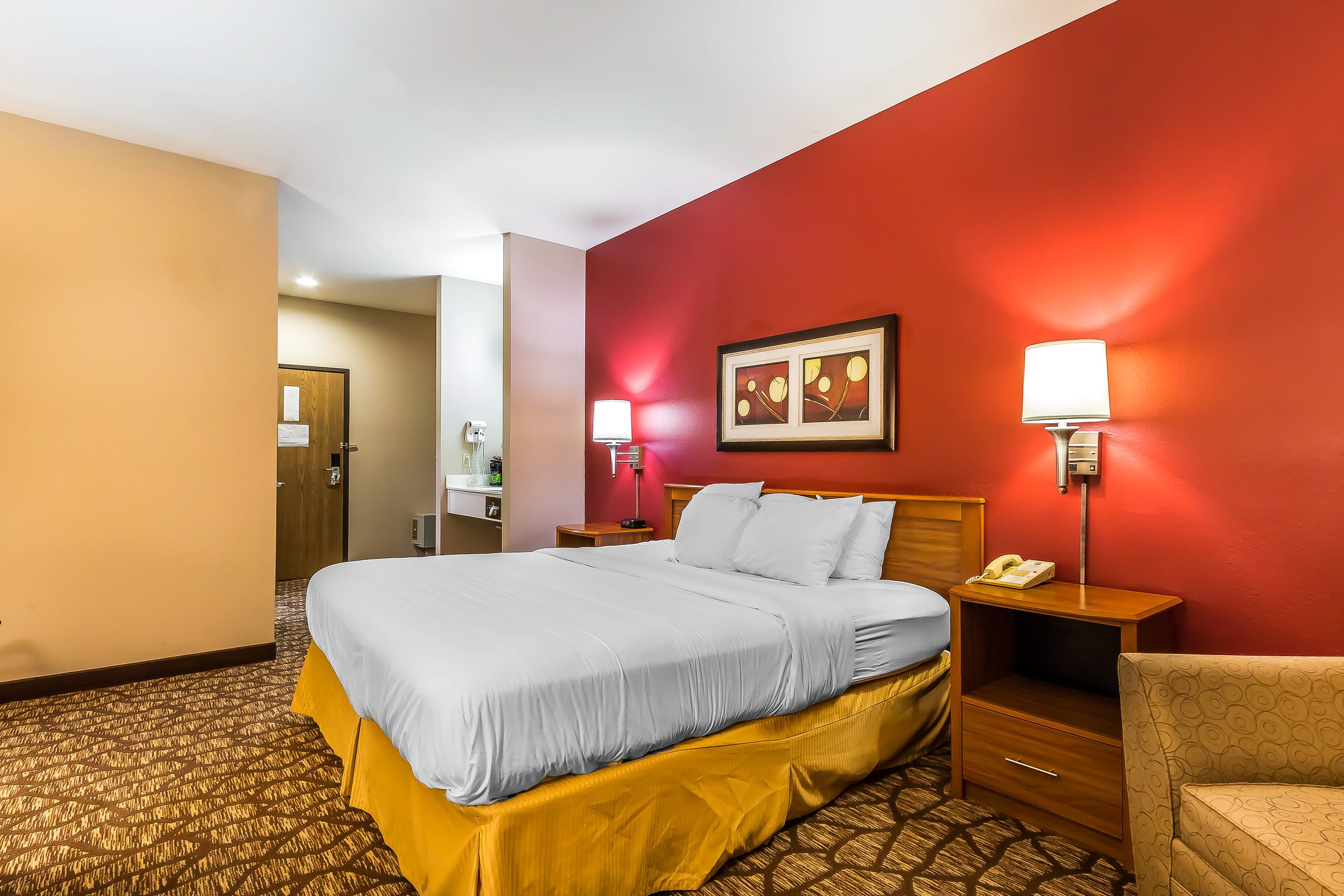 Quality Inn & Suites Chesterfield Village - Image 5