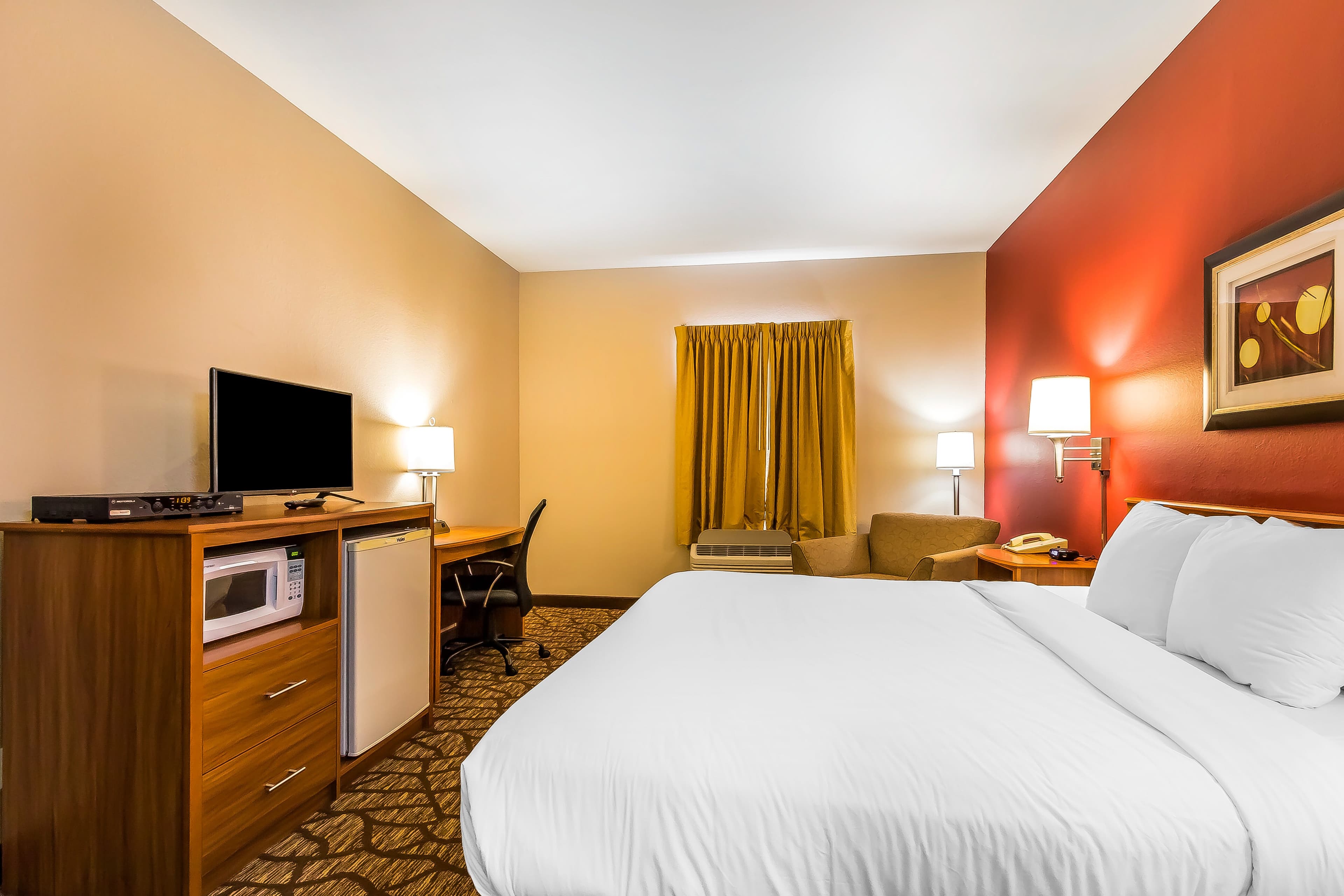 Quality Inn & Suites Chesterfield Village — 14