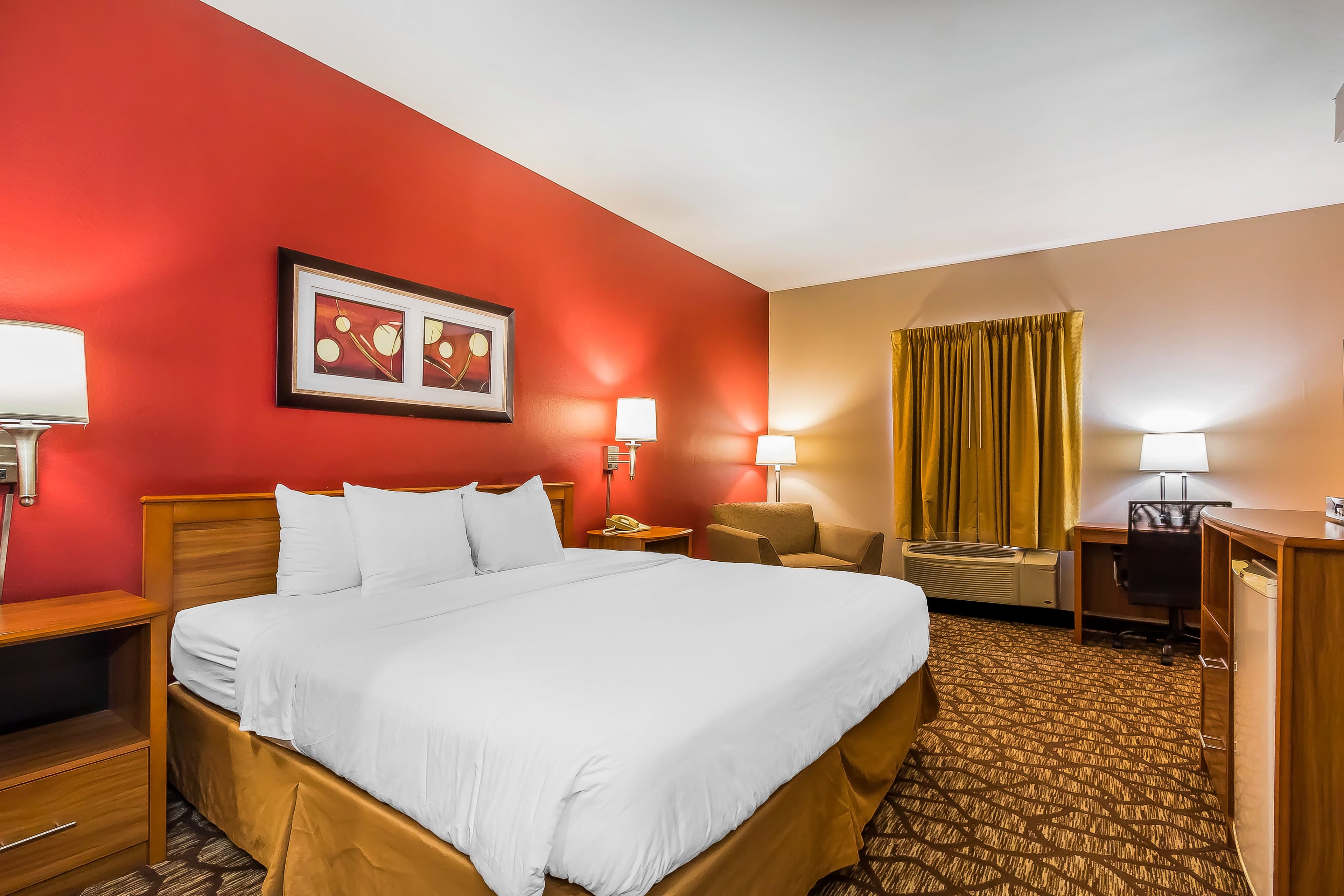 Quality Inn & Suites Chesterfield Village - Image 1