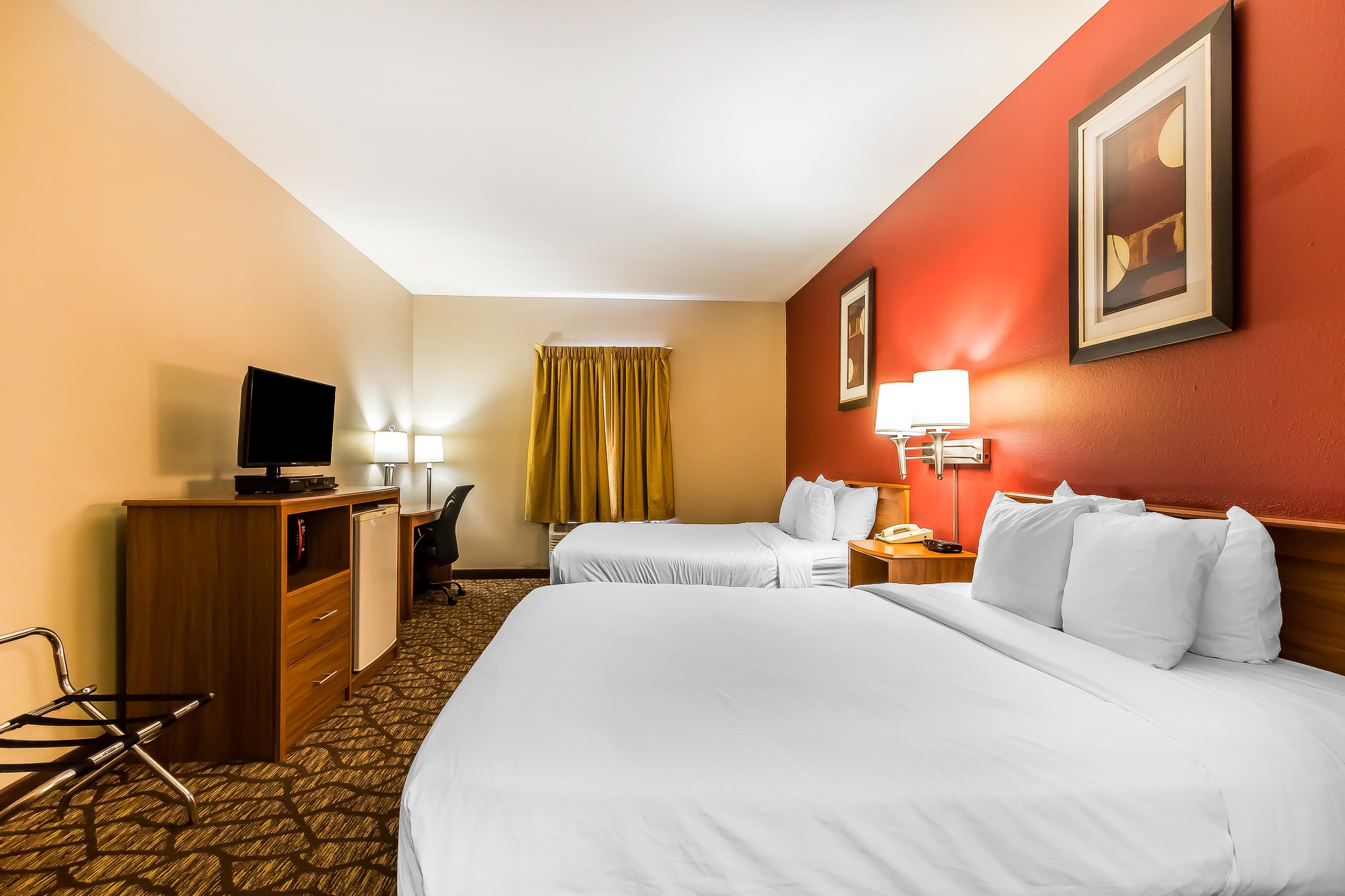Quality Inn & Suites Chesterfield Village — 8