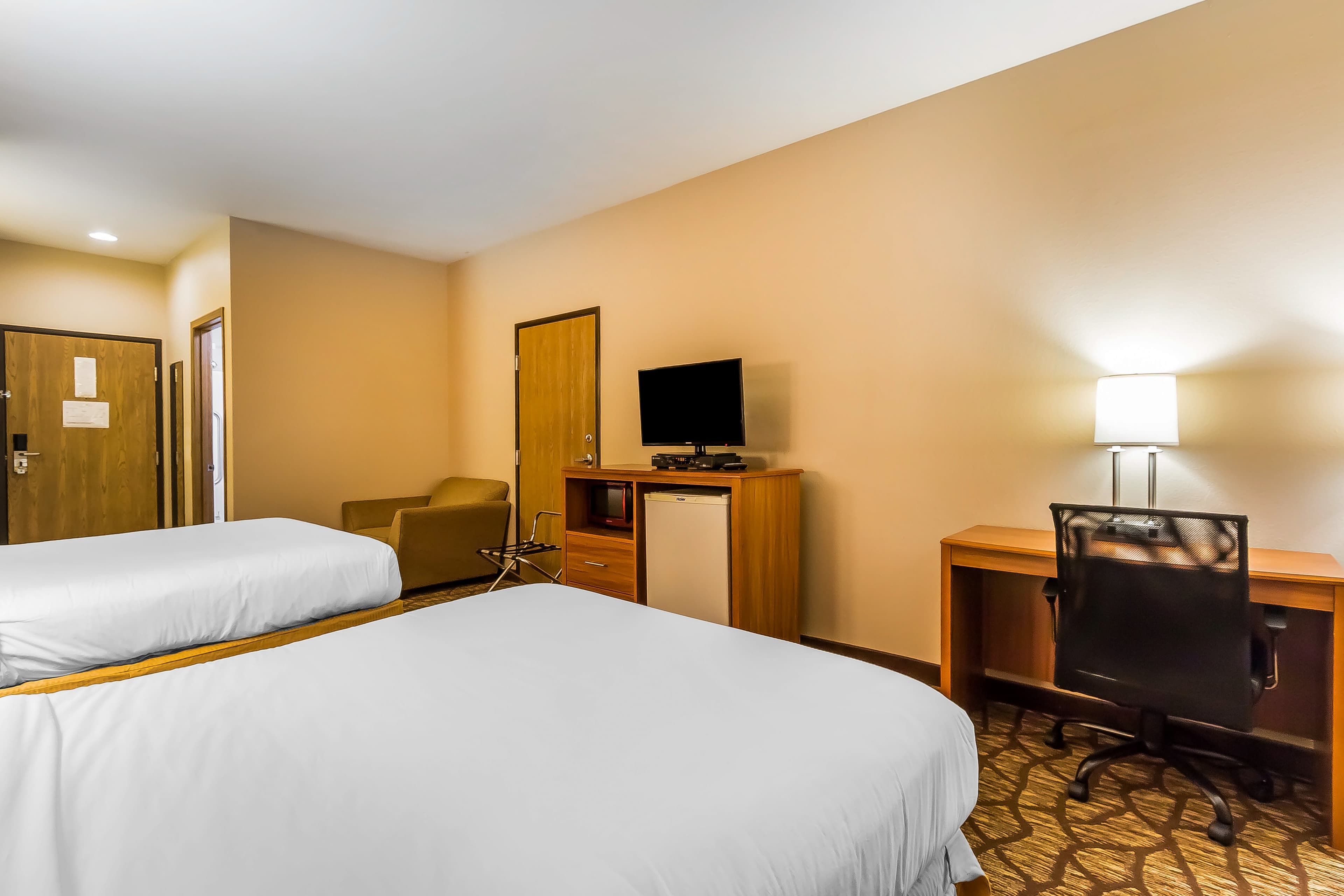 Quality Inn & Suites Chesterfield Village — 11
