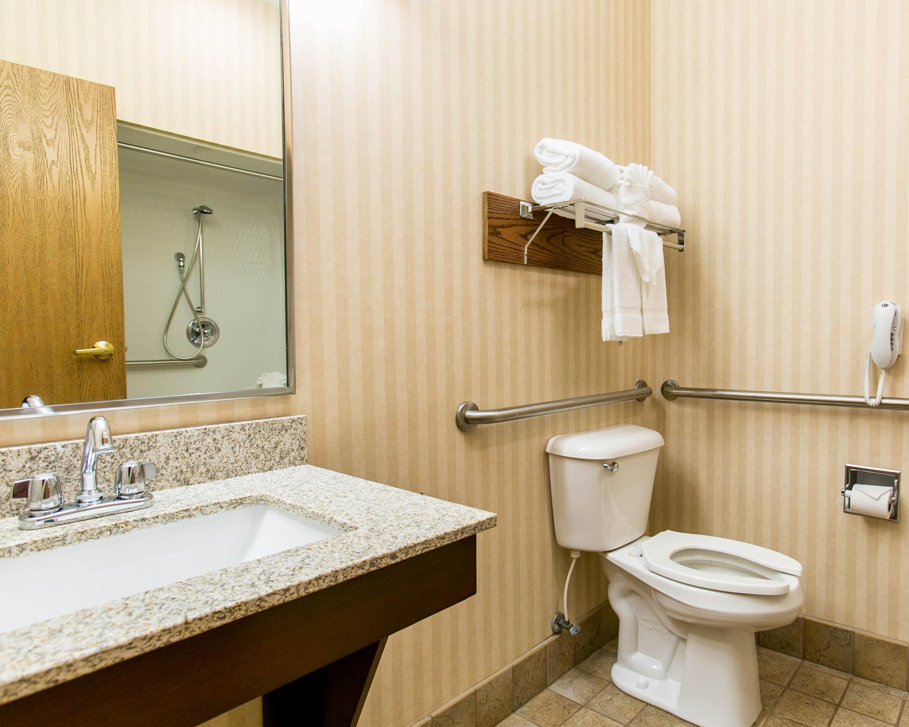 Comfort Inn Warrensburg Station — 10