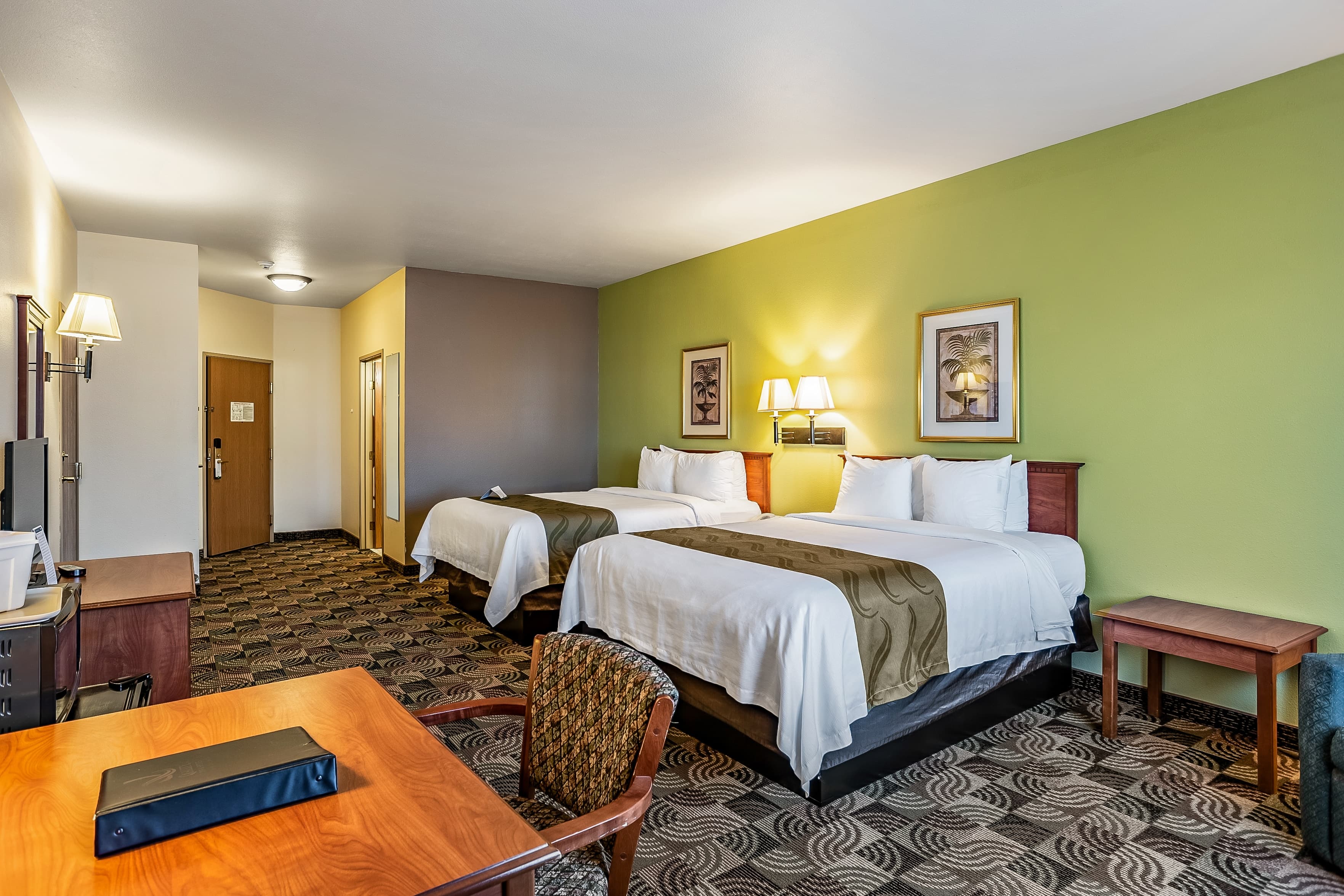 Quality Inn & Suites Hannibal West — 10