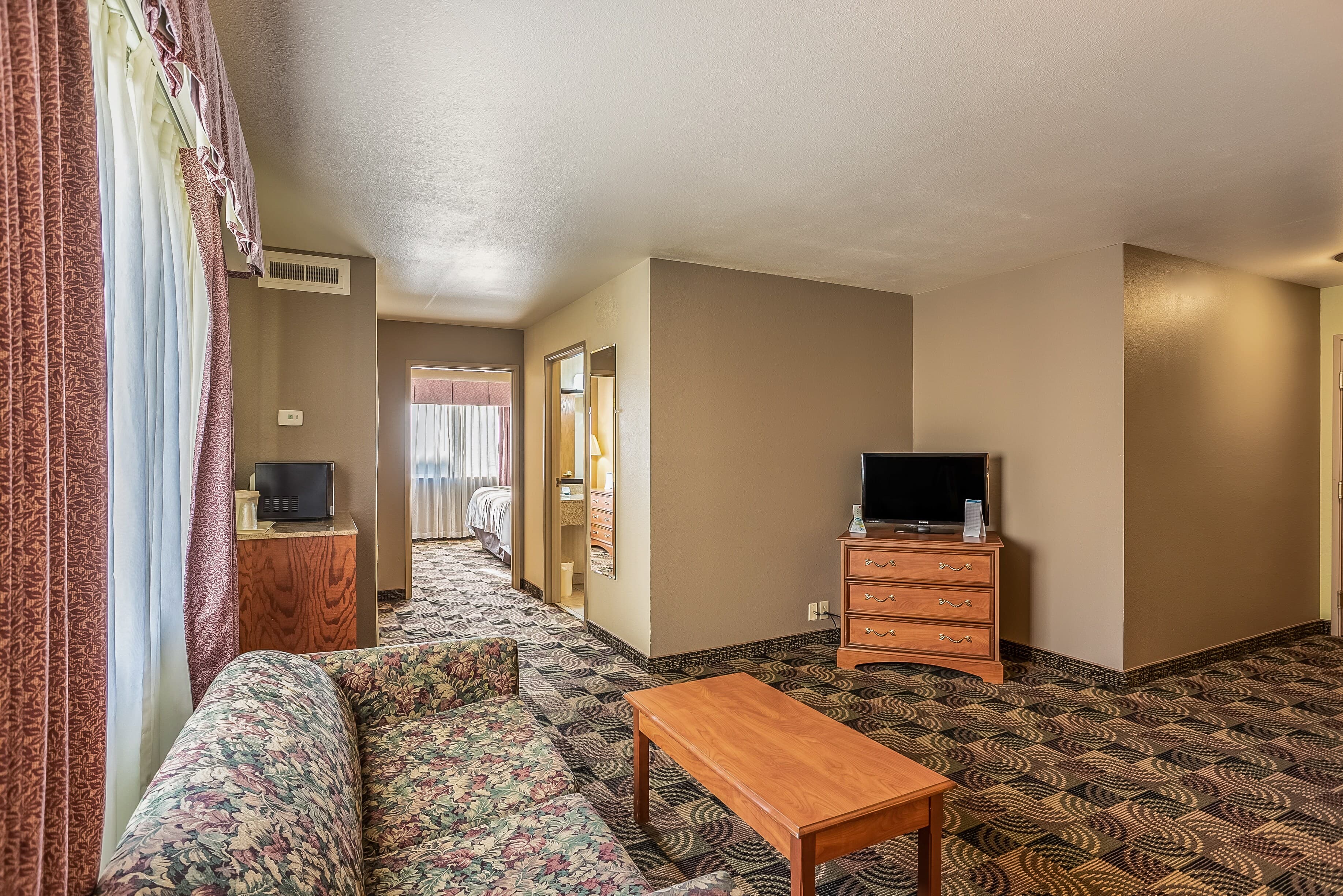 Quality Inn & Suites Hannibal West — 14