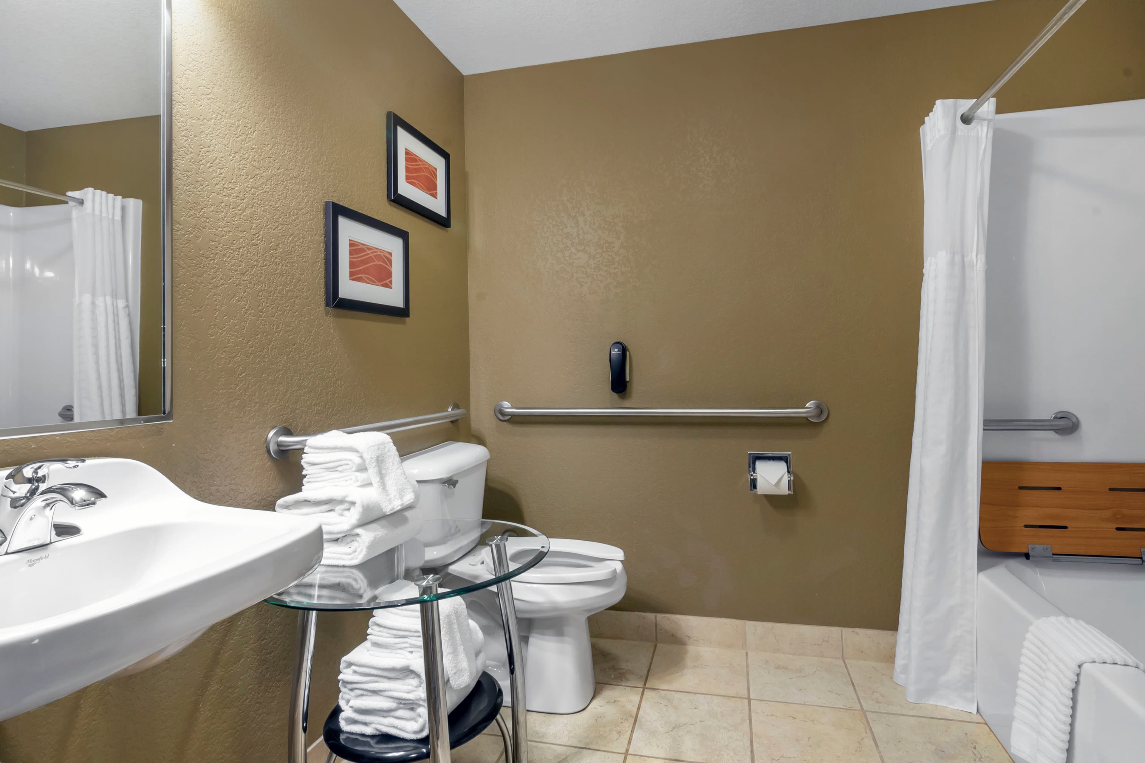 Comfort Inn & Suites Macon — 6