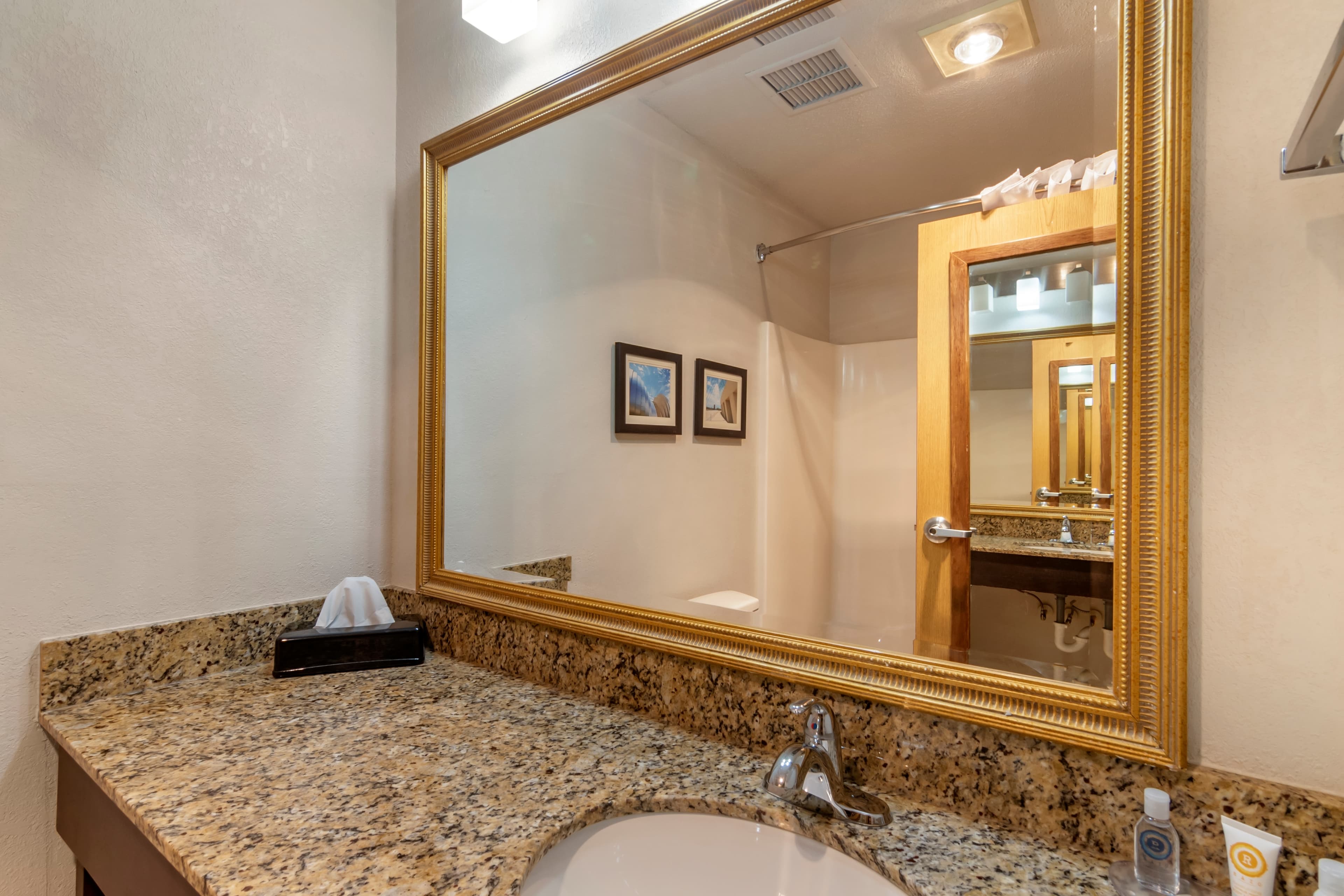 Comfort Inn & Suites Lees Summit - Kansas City — 9