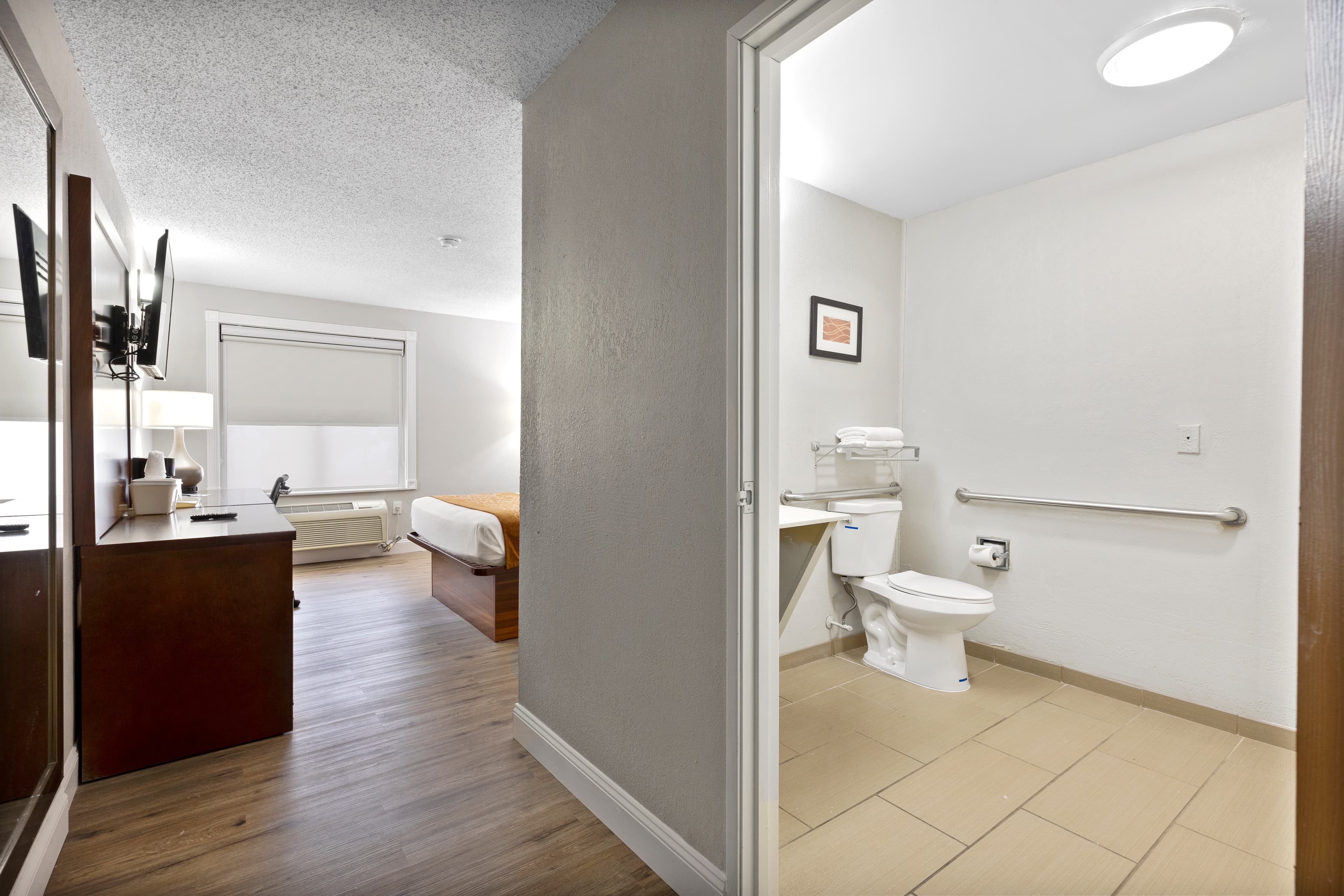 Comfort Inn & Suites Hazelwood - St. Louis — 11