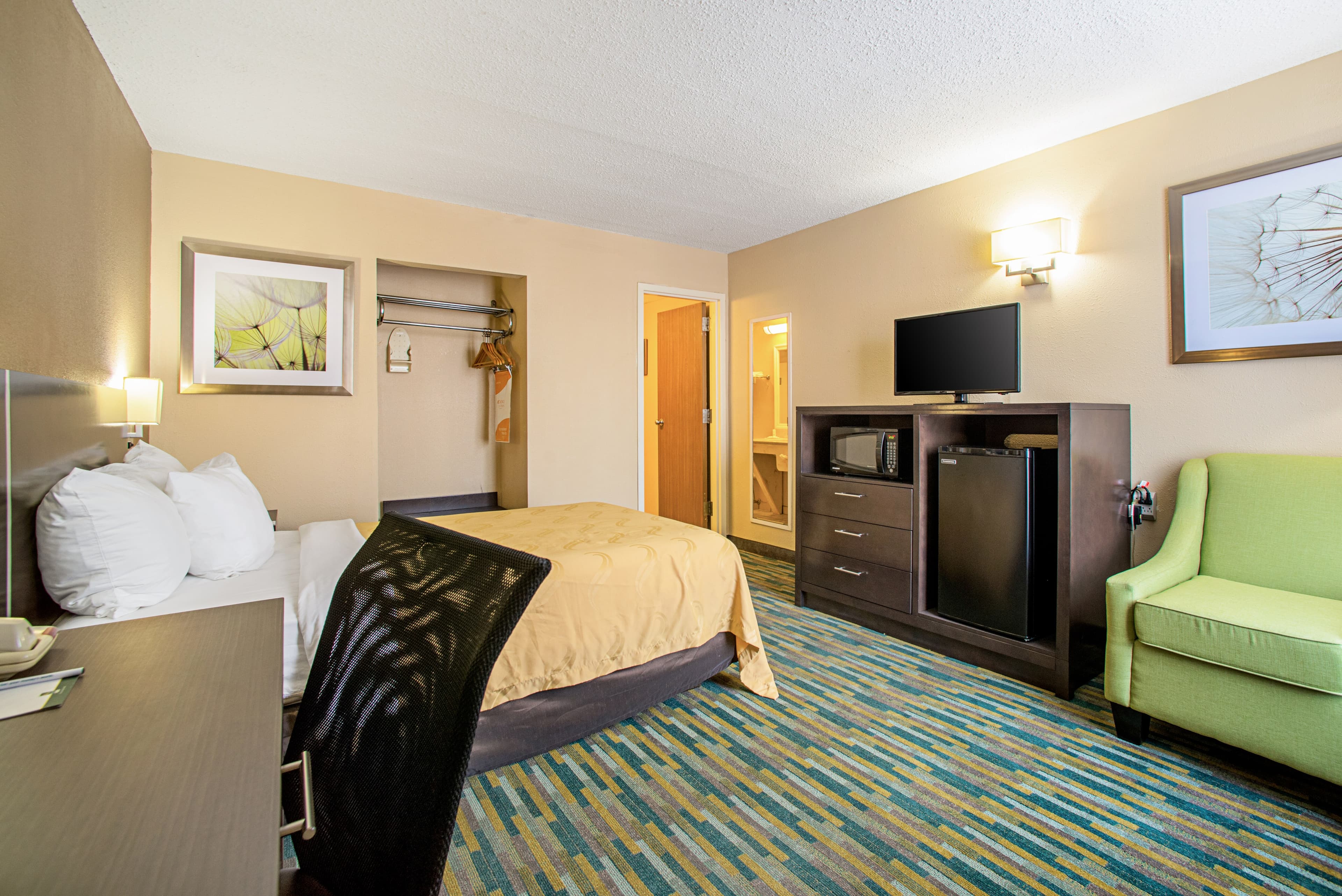 Quality Inn Pacific near Six Flags St. Louis - Image 3