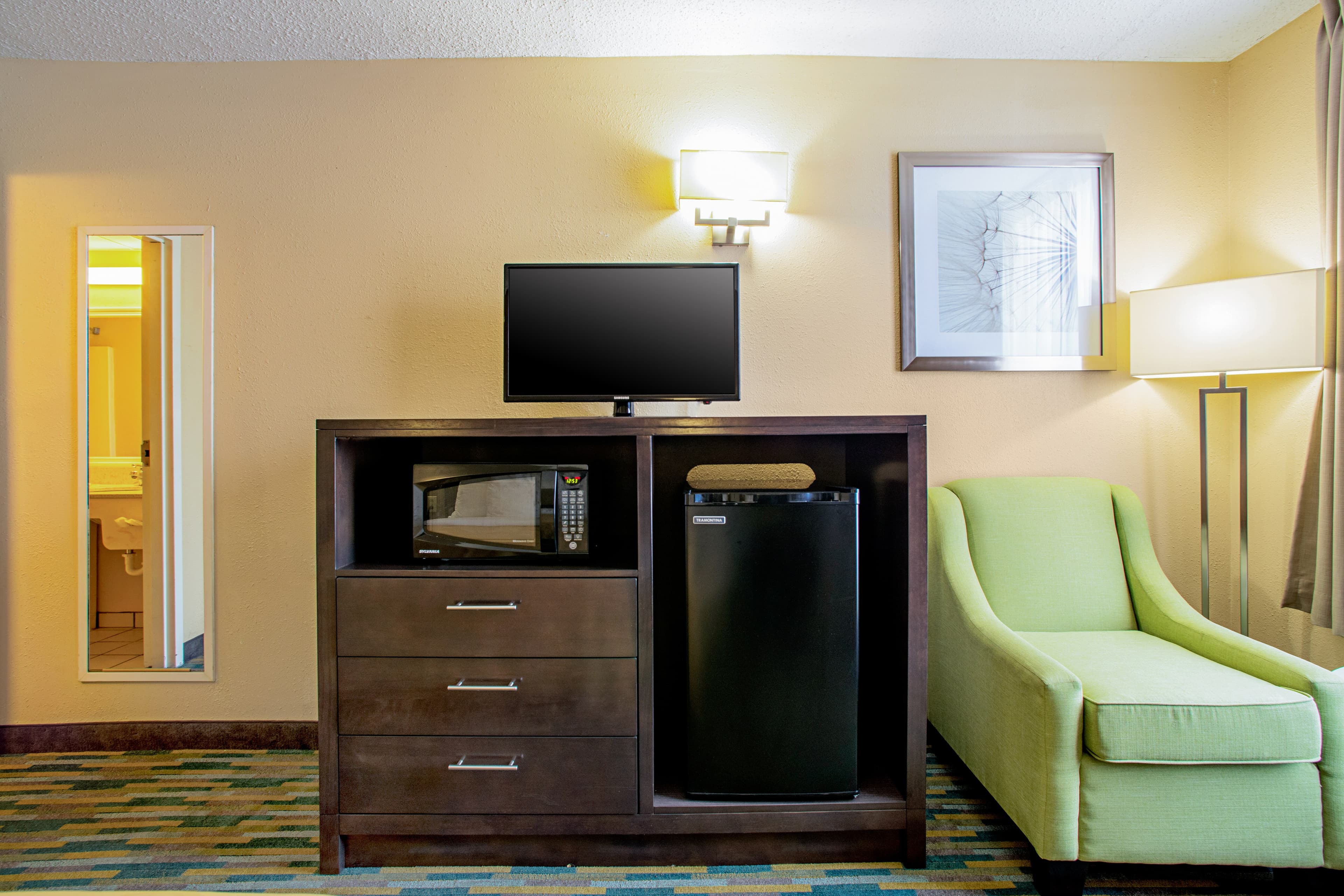 Quality Inn Pacific near Six Flags St. Louis - Image 4