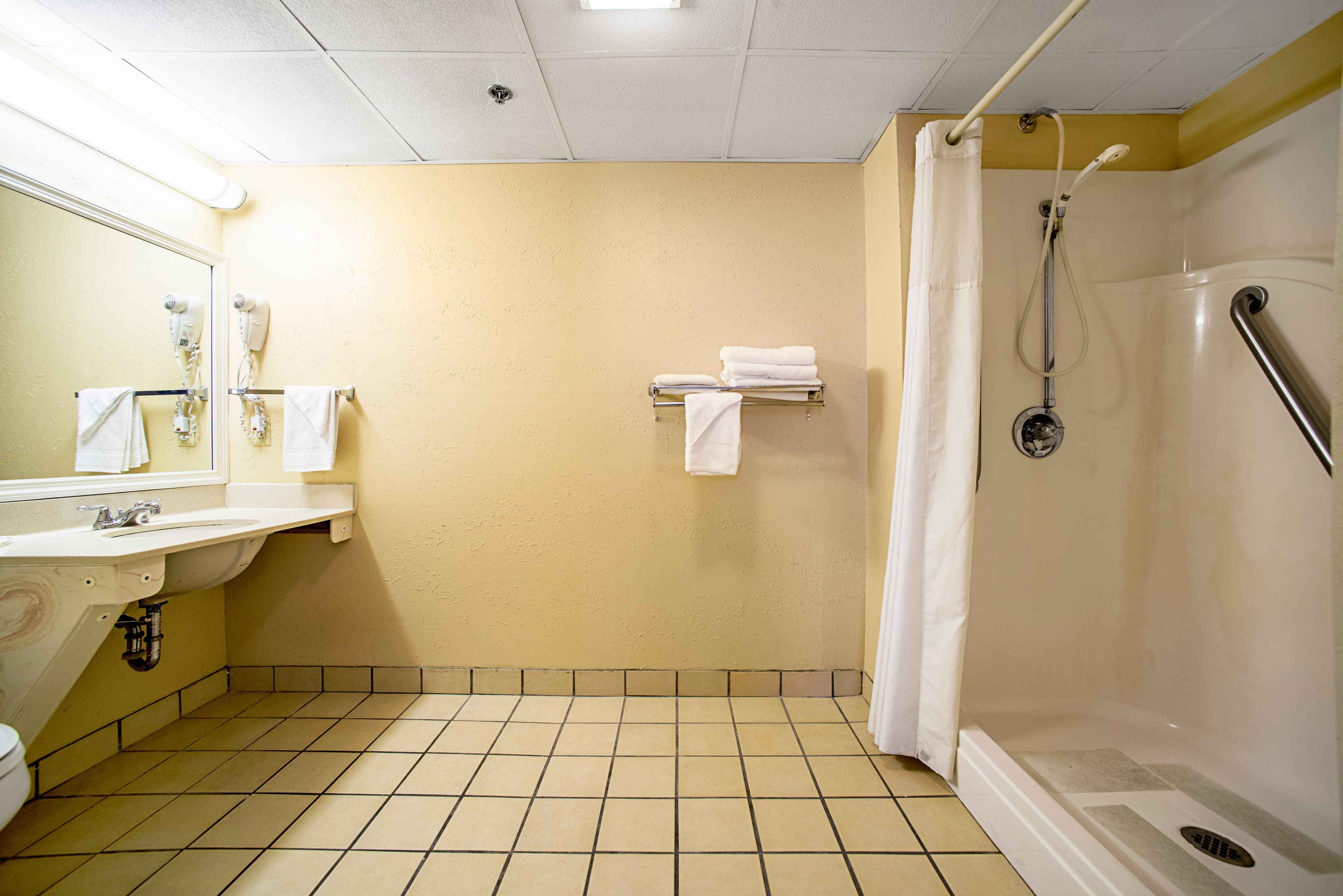 Quality Inn Pacific near Six Flags St. Louis — 10
