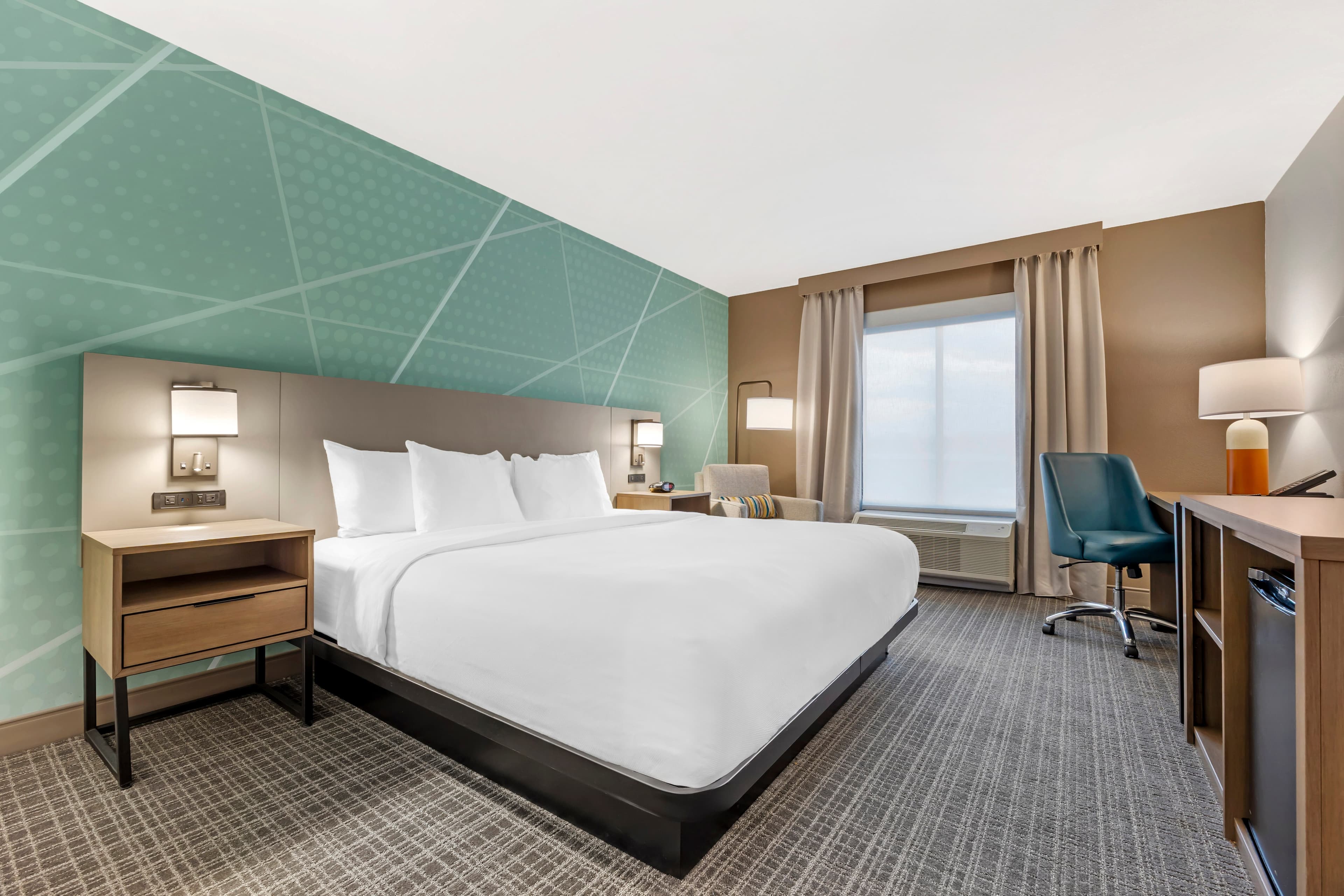 Comfort Inn Sullivan - Image 2