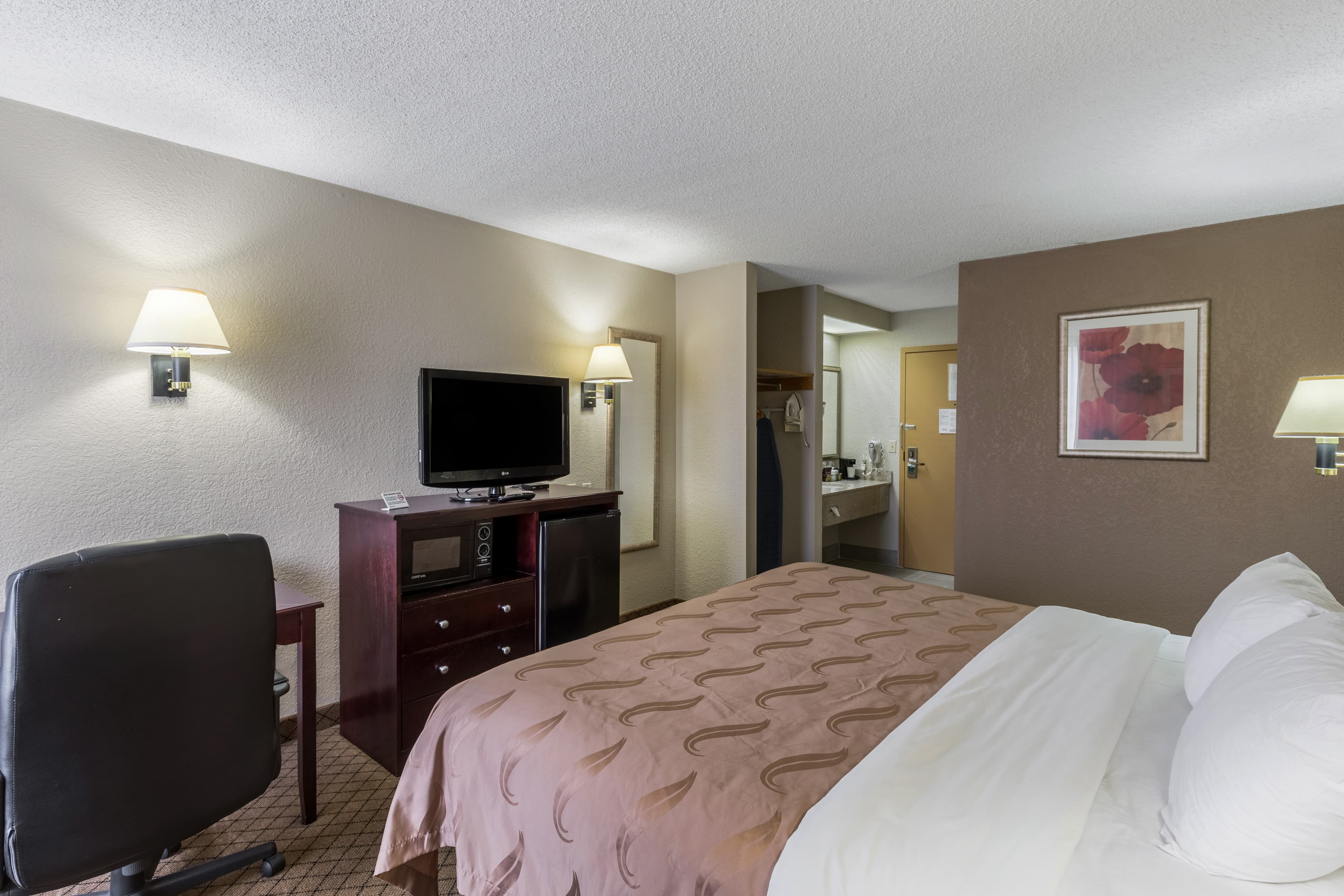 Quality Inn Rolla - Image 4
