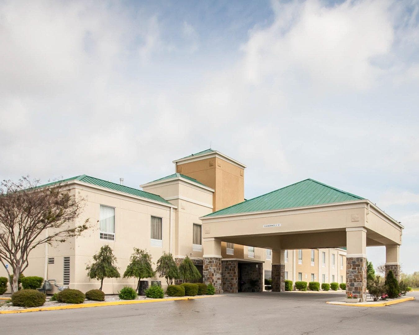 Quality Inn Hayti North - Image 1